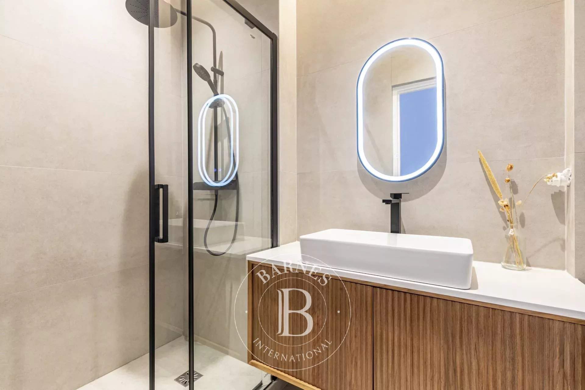 Paris  - Apartment 3 Bedrooms - picture 9