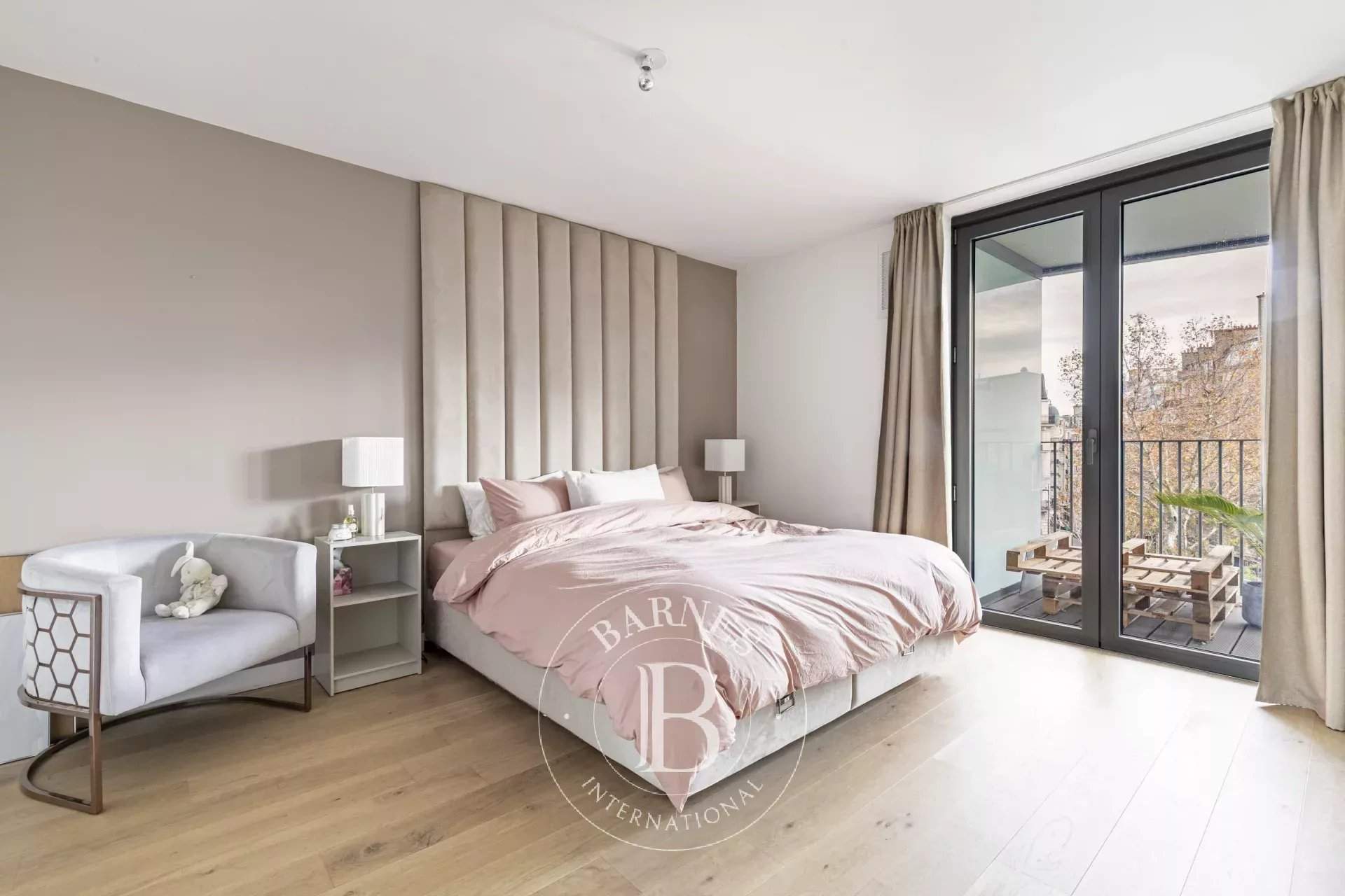 Paris  - Apartment 3 Bedrooms - picture 8