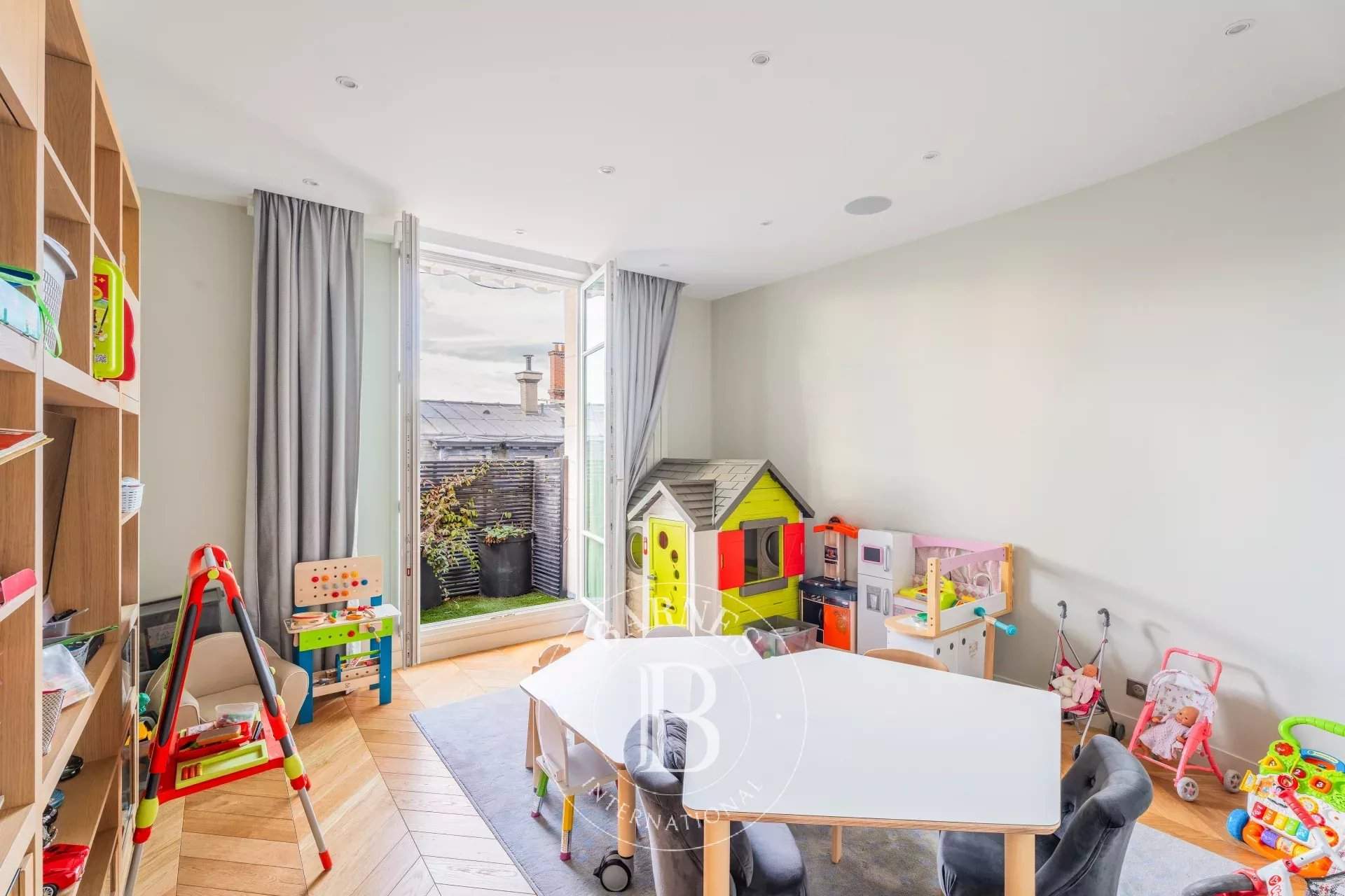 Paris  - Appartement 10 Pi&egrave;ces 5 Chambres - picture 16