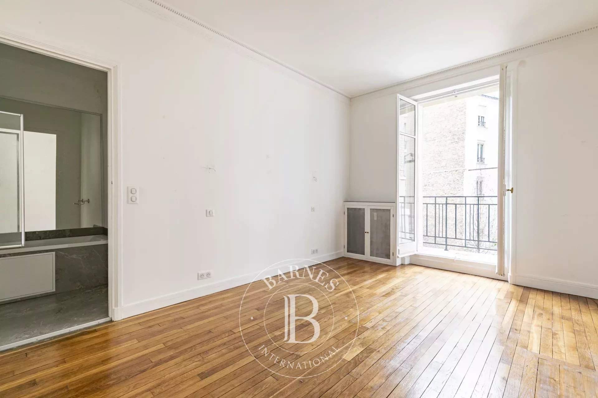 Paris  - Apartment 3 Bedrooms - picture 8