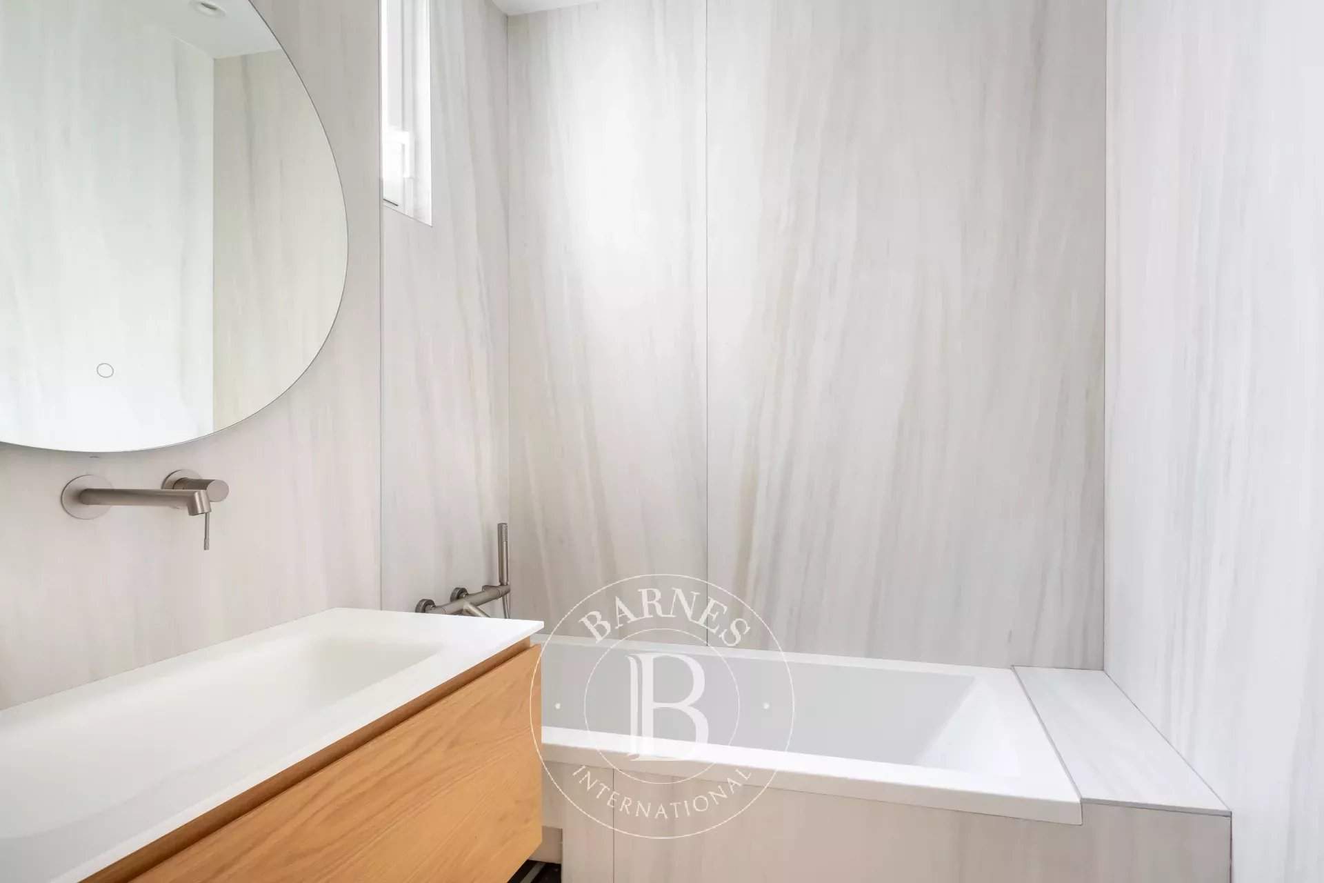 Paris  - Apartment 3 Bedrooms - picture 13