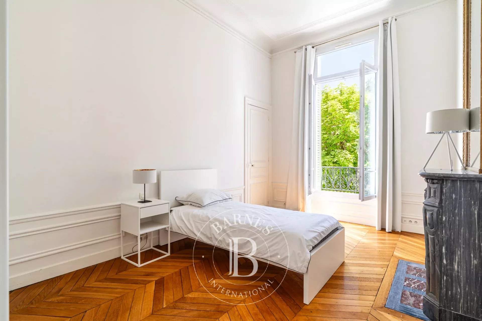 Paris  - Appartement 6 Pi&egrave;ces 4 Chambres - picture 12