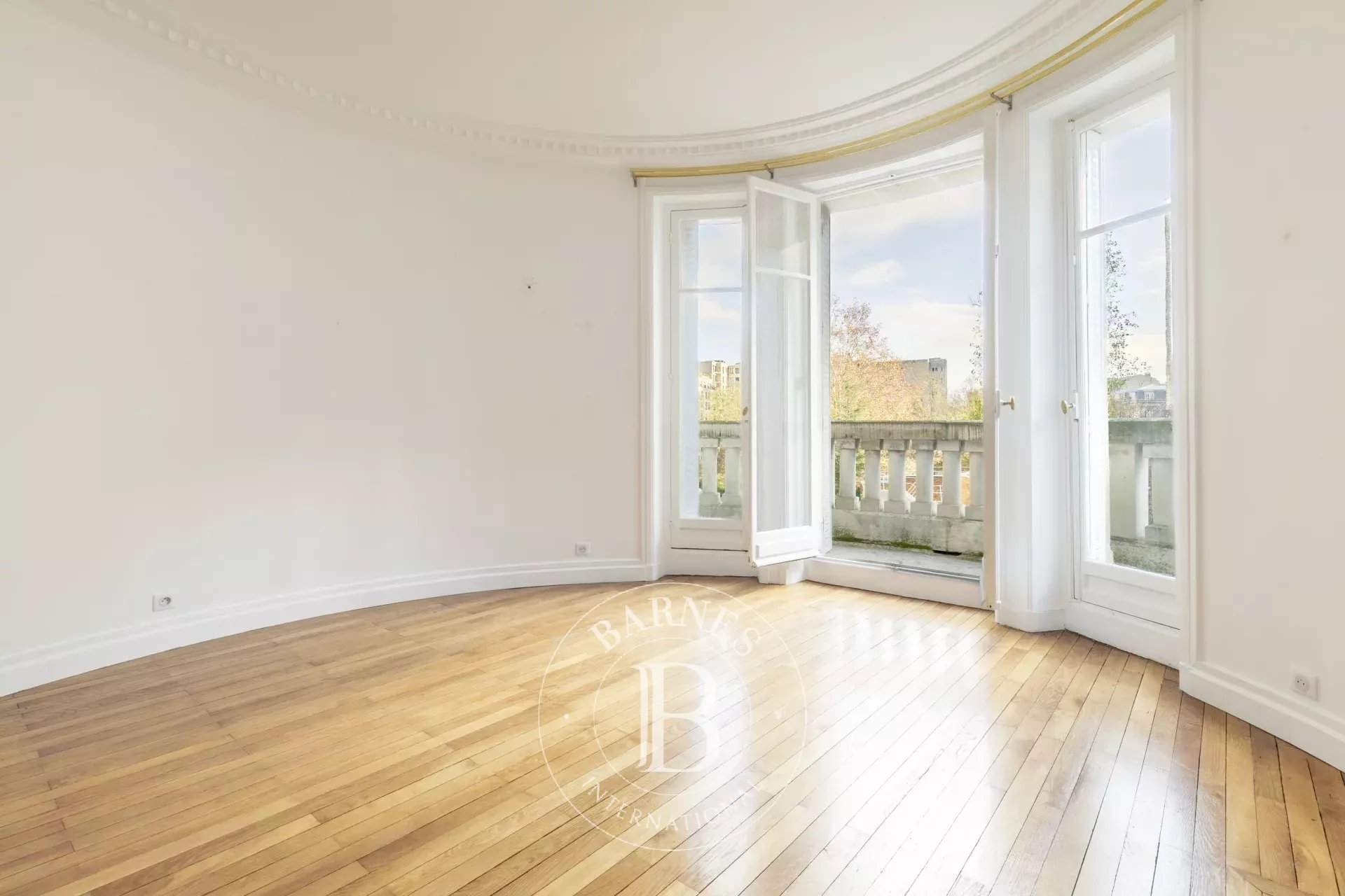 Paris  - Apartment 3 Bedrooms - picture 2