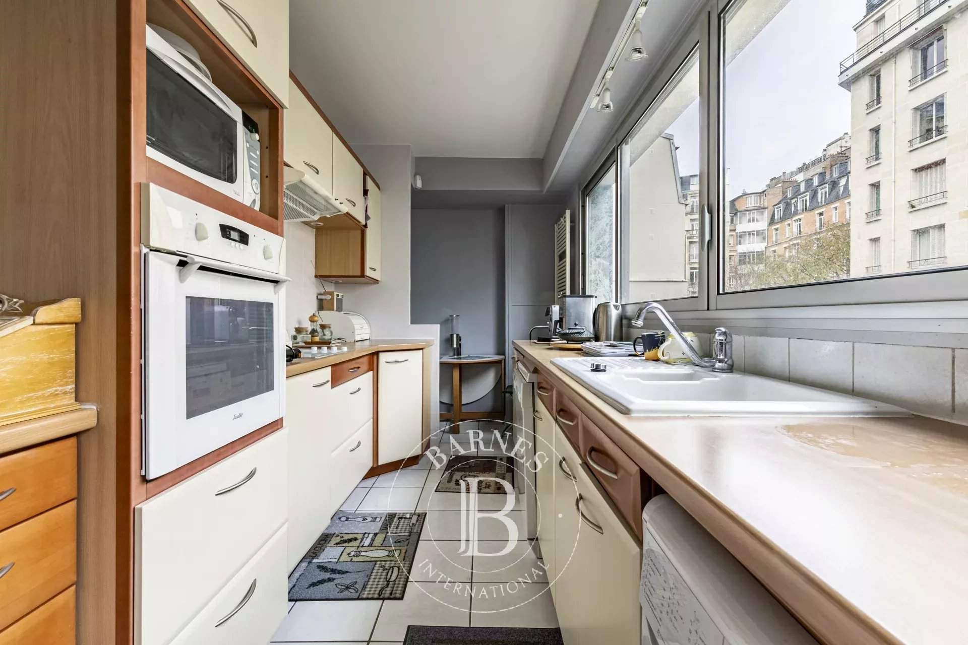 Paris  - Appartement 5 Pi&egrave;ces 3 Chambres - picture 5