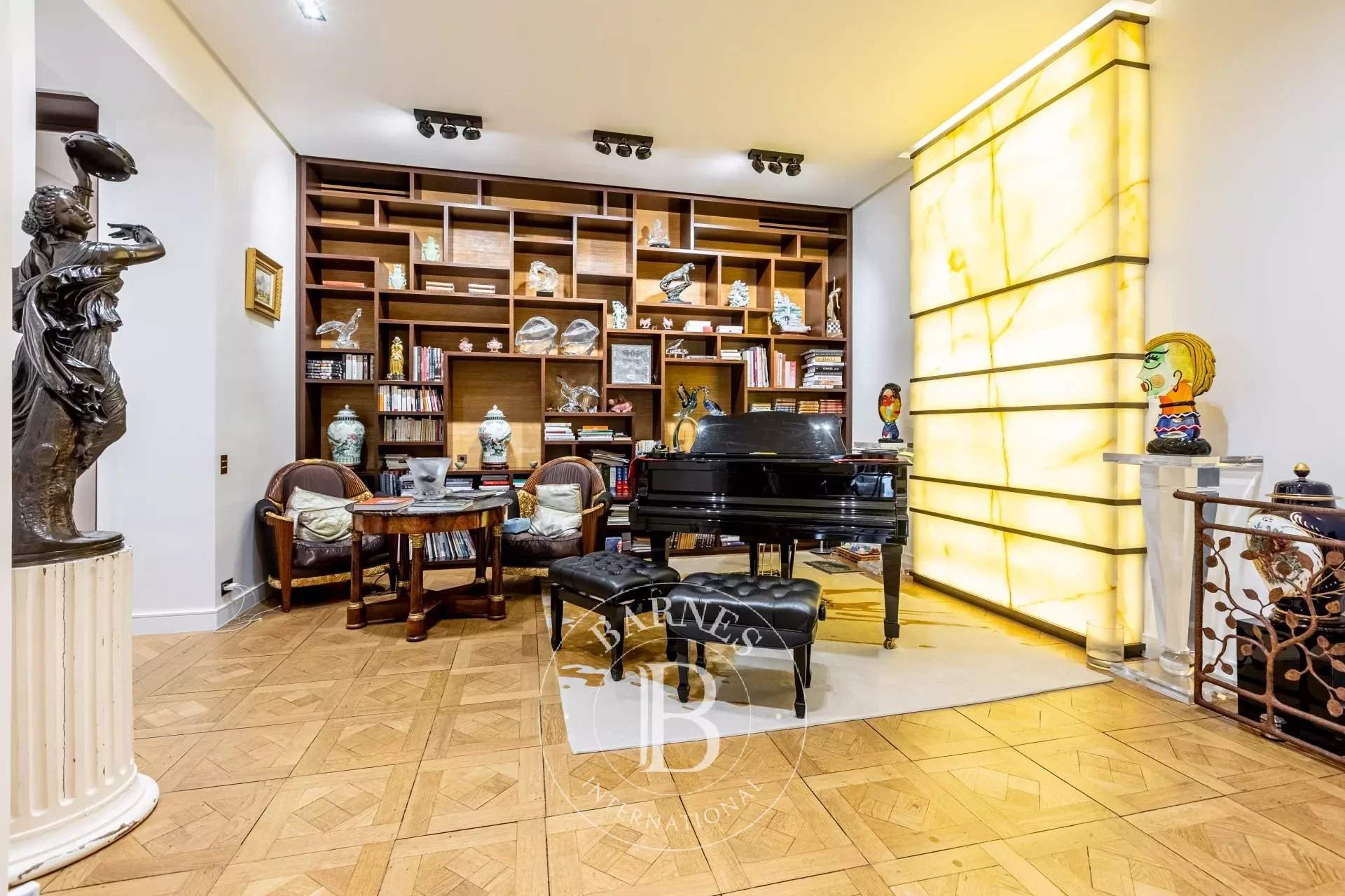 Paris  - Appartement 7 Pi&egrave;ces 3 Chambres - picture 10