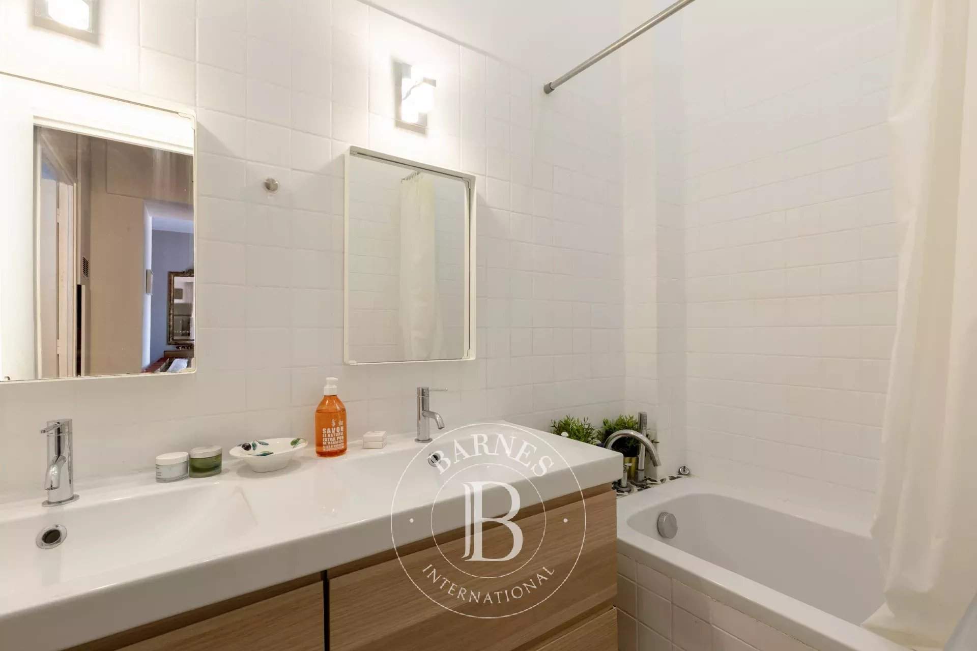 Paris  - Appartement 3 Pi&egrave;ces 2 Chambres - picture 9