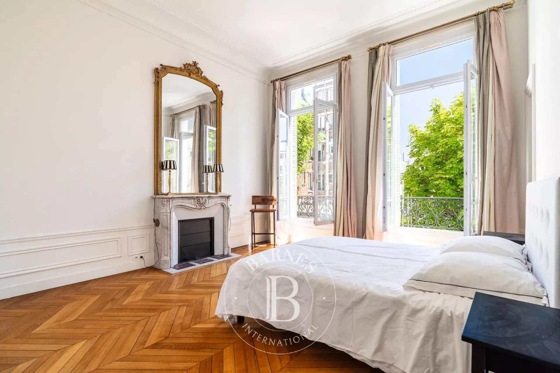 Paris  - Appartement 6 Pi&egrave;ces 4 Chambres - picture 10