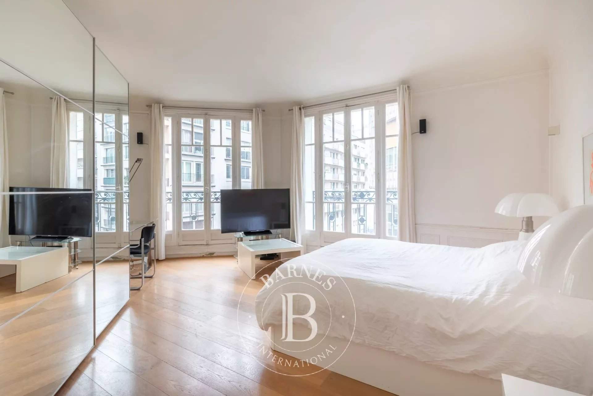 Paris  - Apartment 4 Bedrooms - picture 9