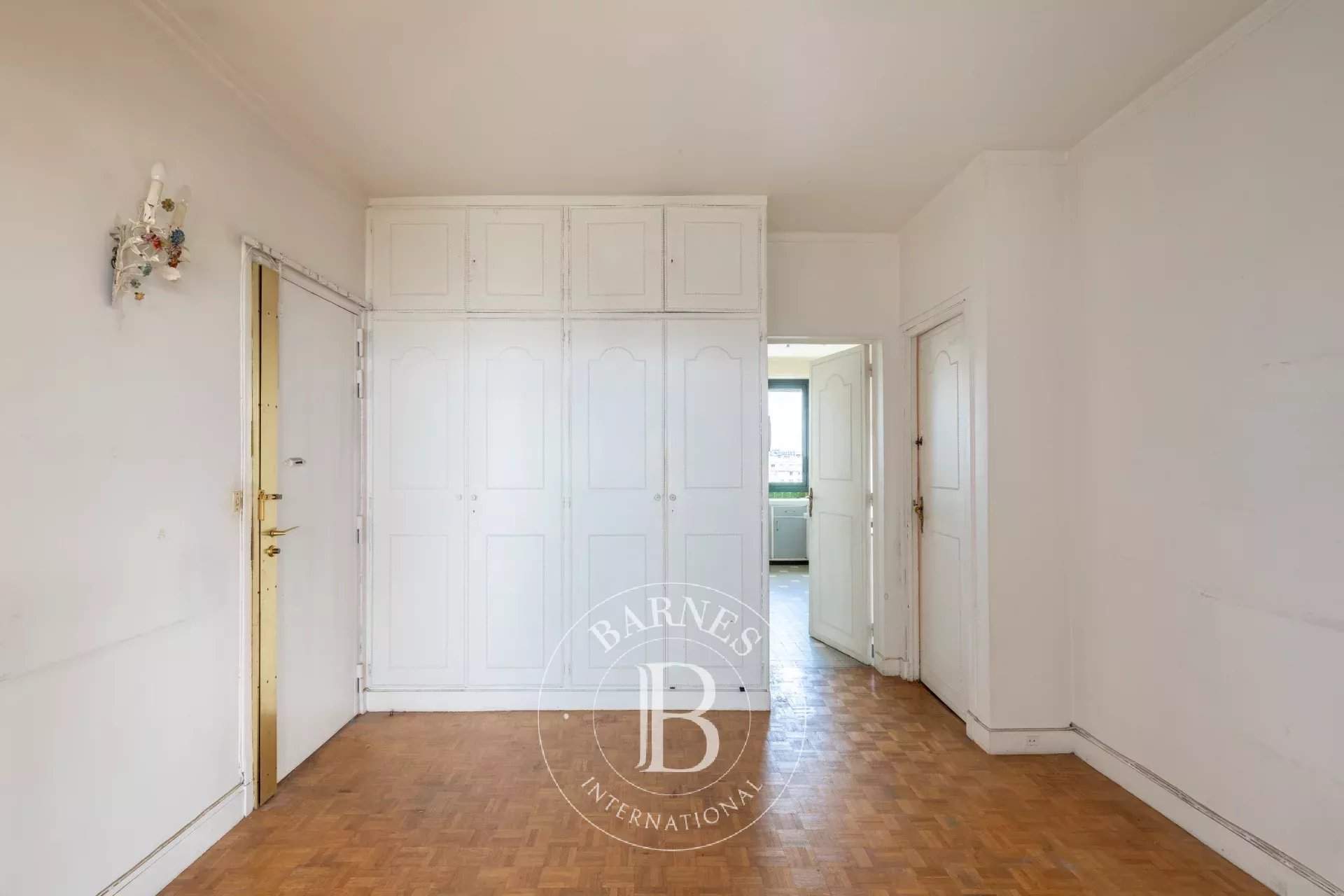 Paris  - Apartment 3 Bedrooms - picture 9