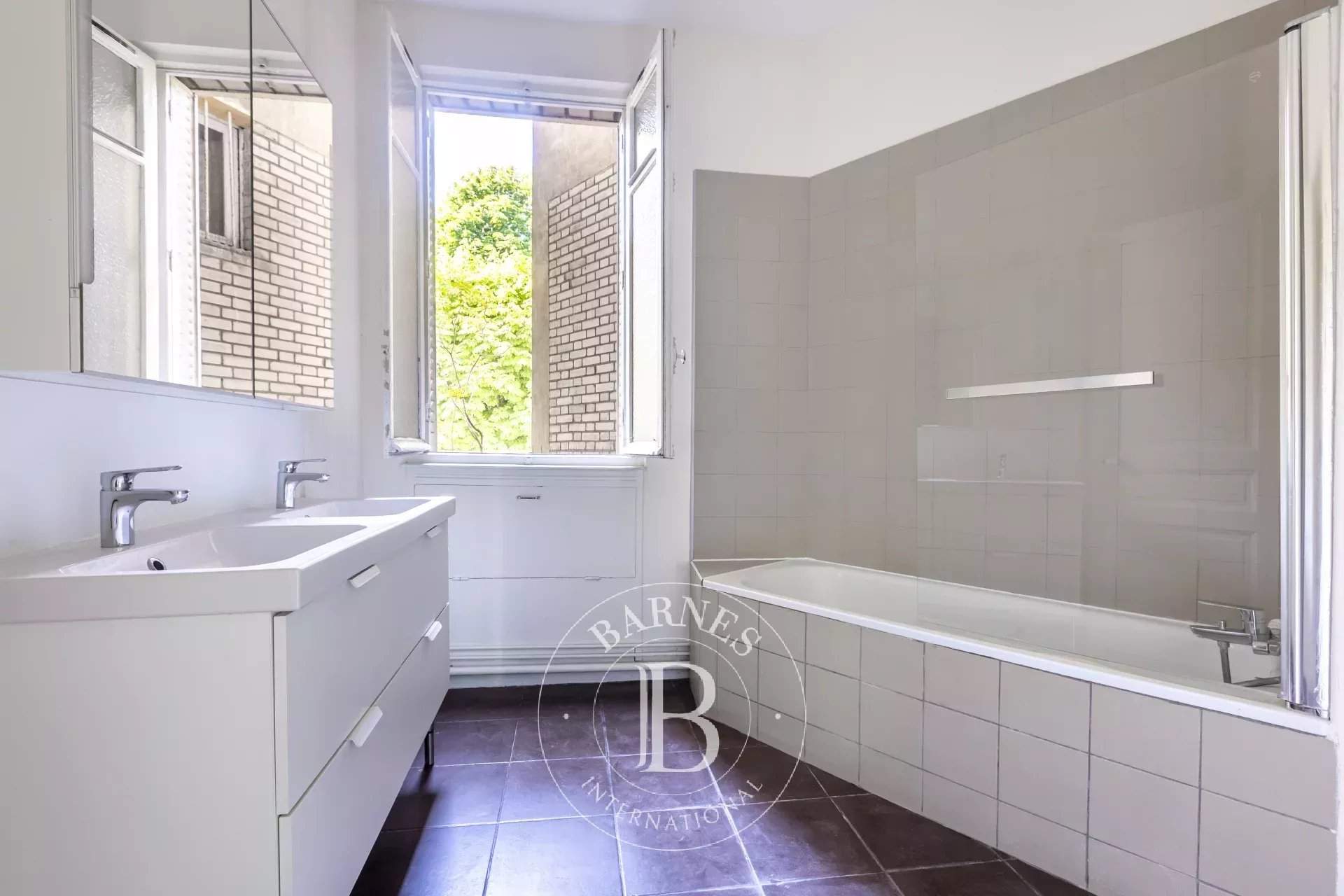 Paris  - Apartment 4 Bedrooms - picture 14