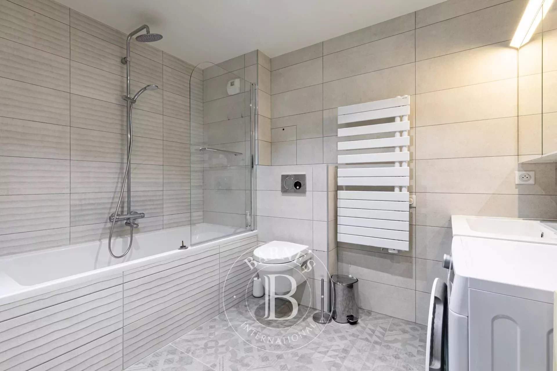 Paris  - Apartment 3 Bedrooms - picture 9