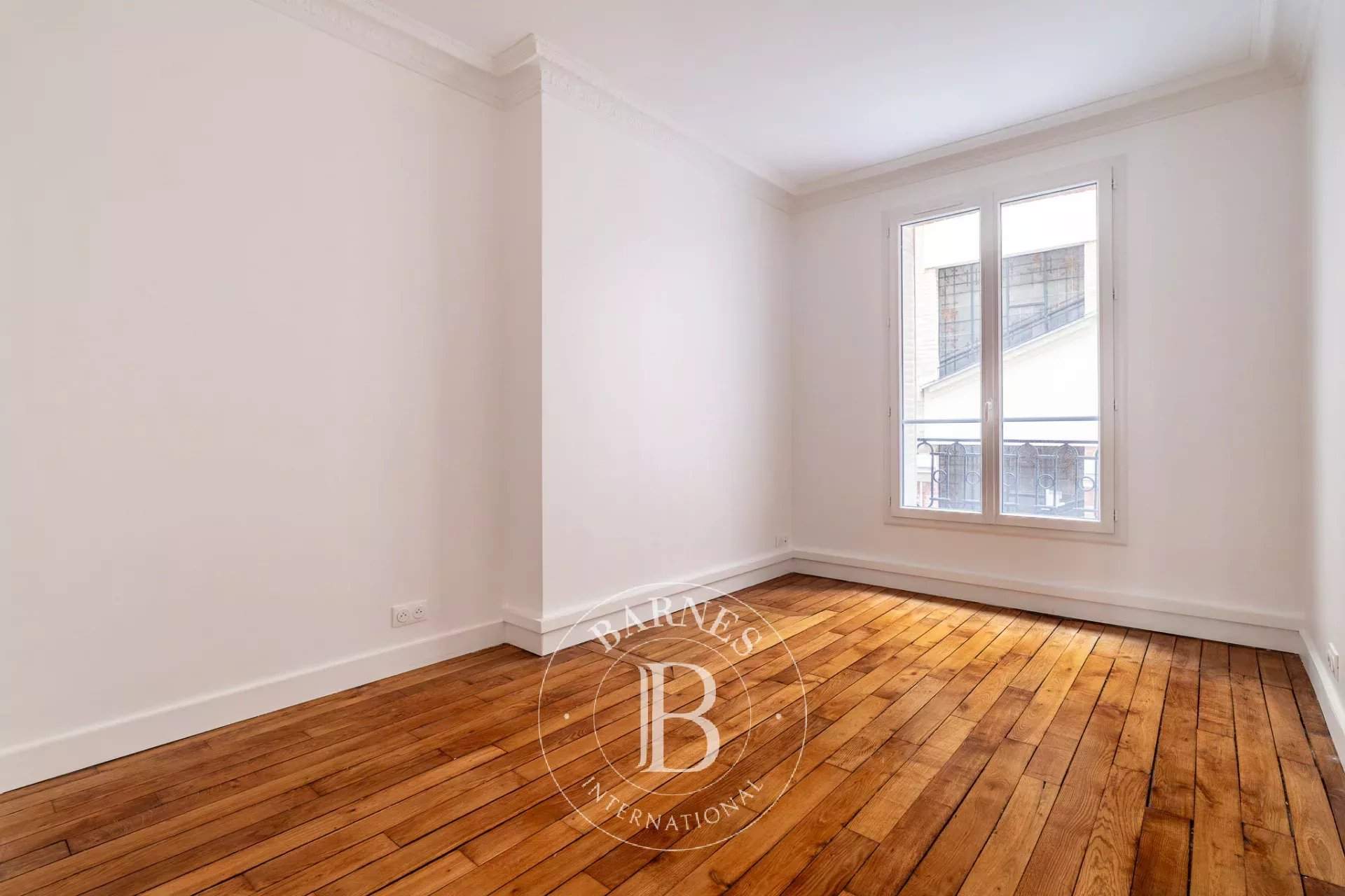 Paris  - Apartment 3 Bedrooms - picture 11