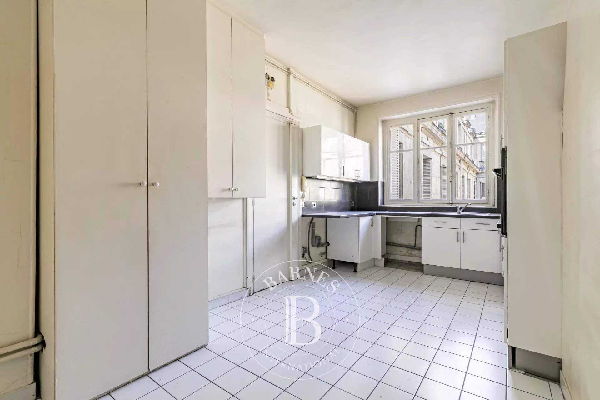Paris  - Apartment 4 Bedrooms - picture 8