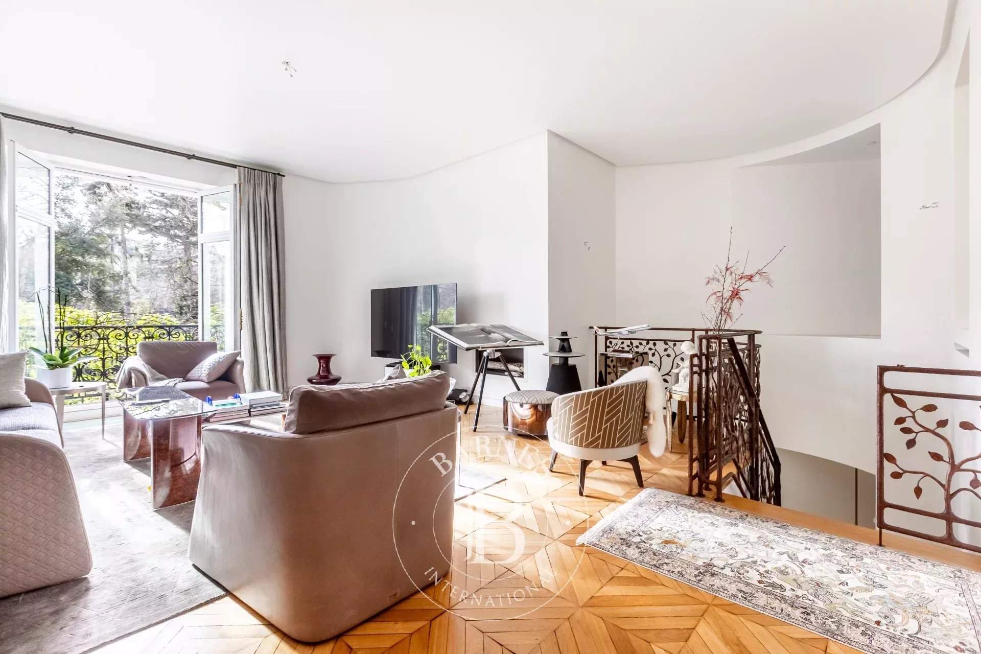 Paris  - Appartement 7 Pi&egrave;ces 3 Chambres - picture 6