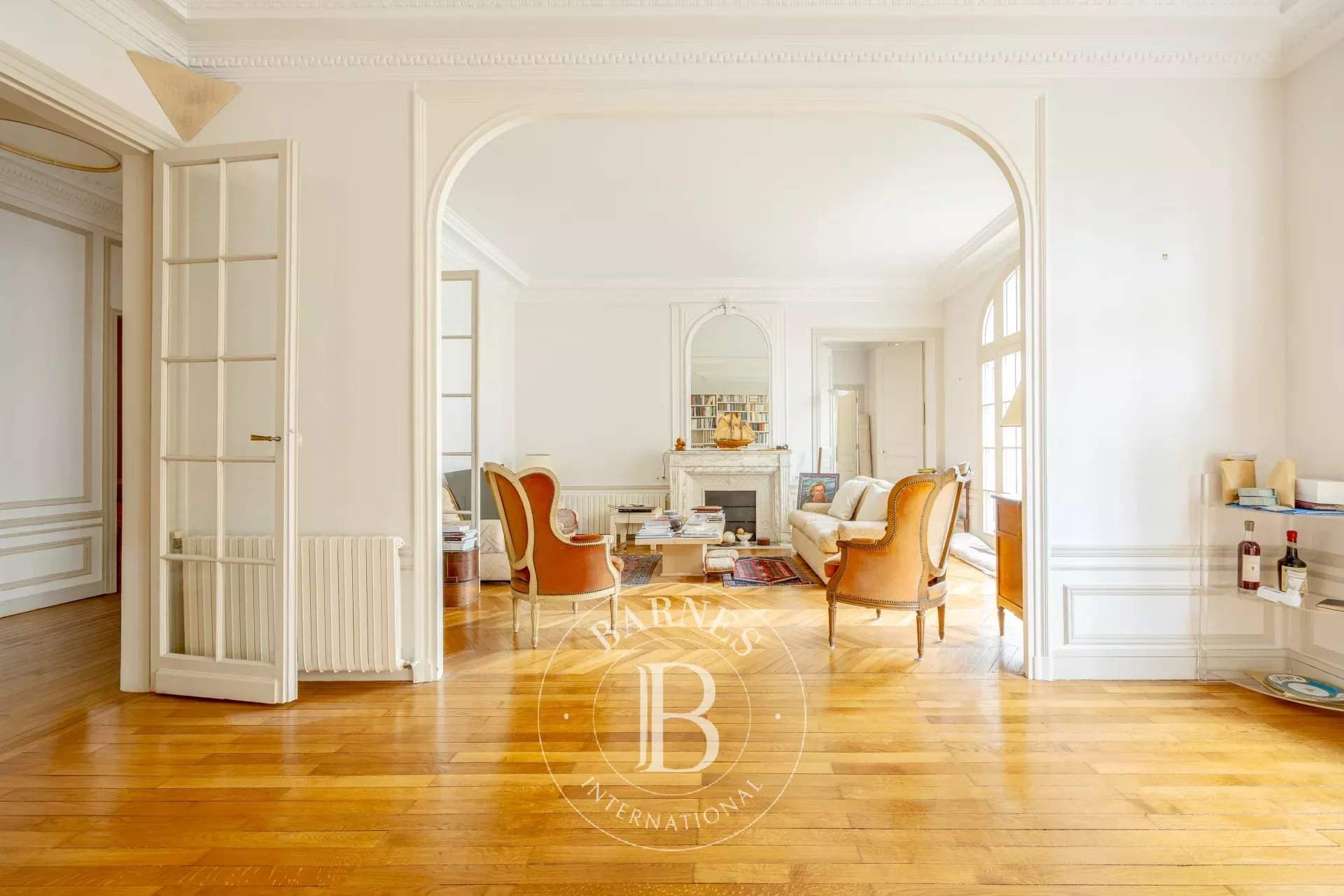 Paris  - Appartement 5 Pi&egrave;ces 3 Chambres - picture 3