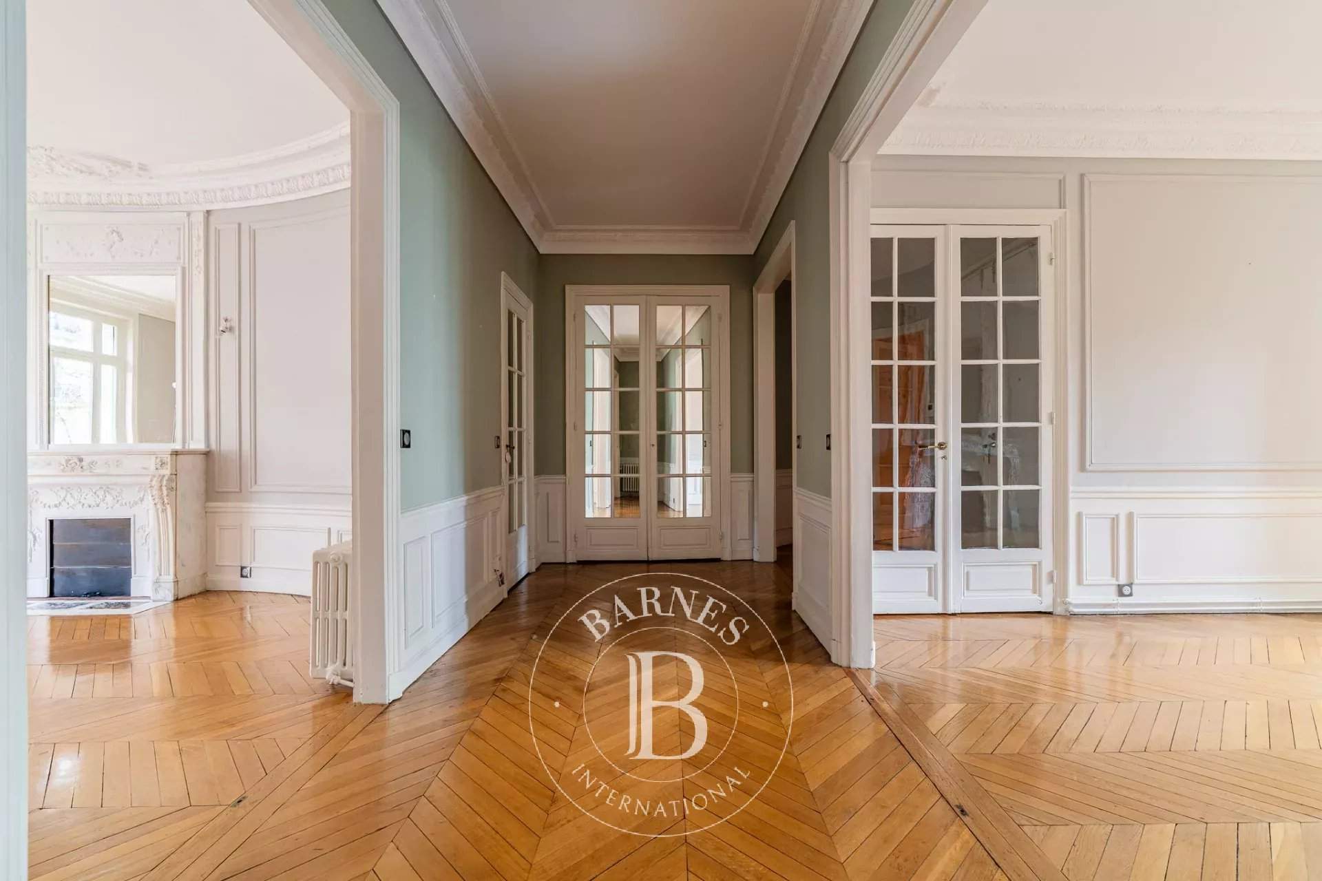 Paris  - Apartment 4 Bedrooms - picture 10