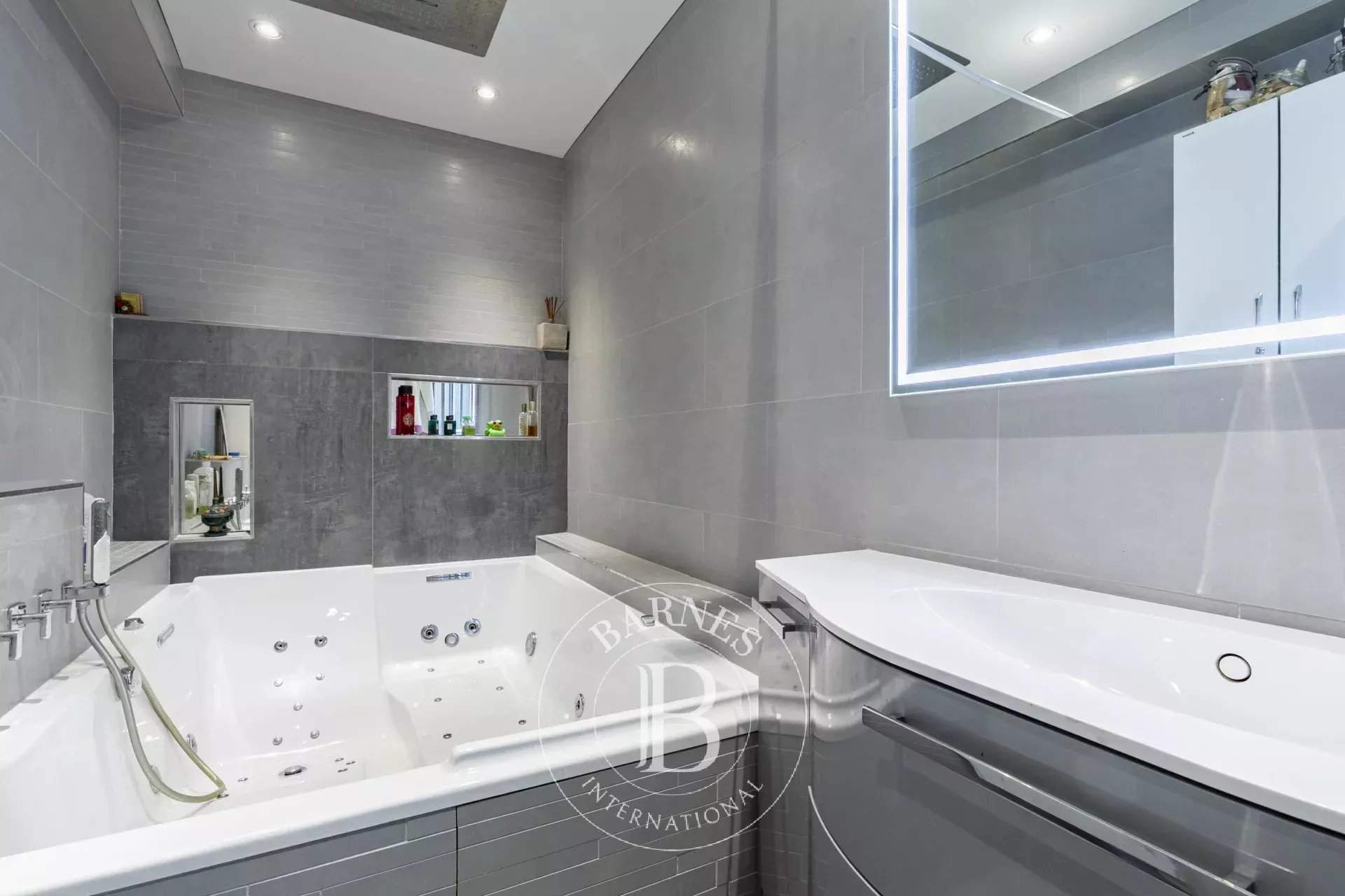 Paris  - Appartement 5 Pi&egrave;ces 3 Chambres - picture 7