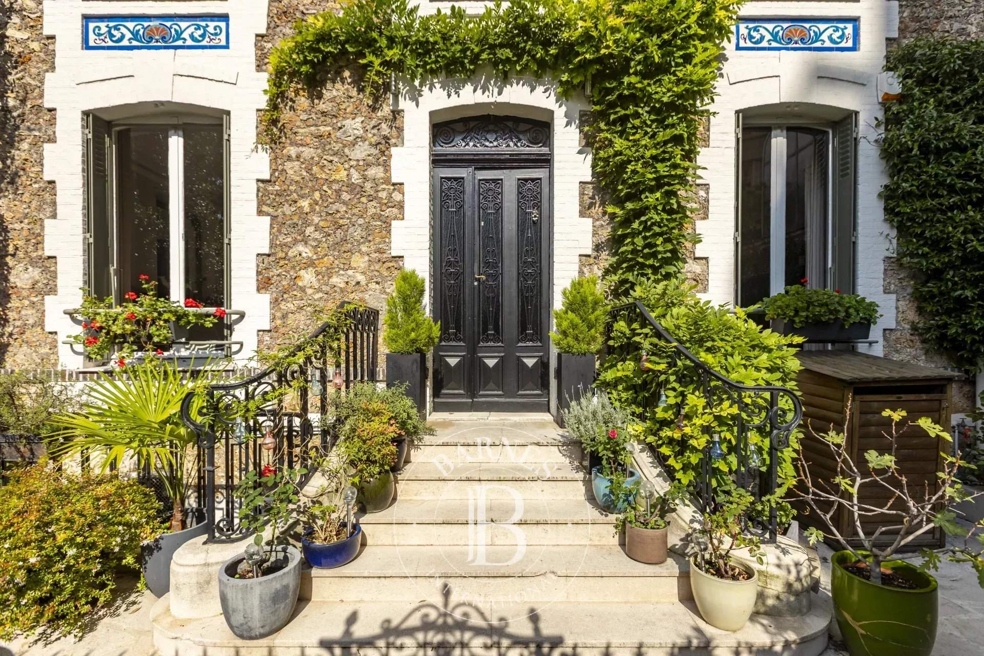 Paris  - Maison 10 Pi&egrave;ces 6 Chambres - picture 1