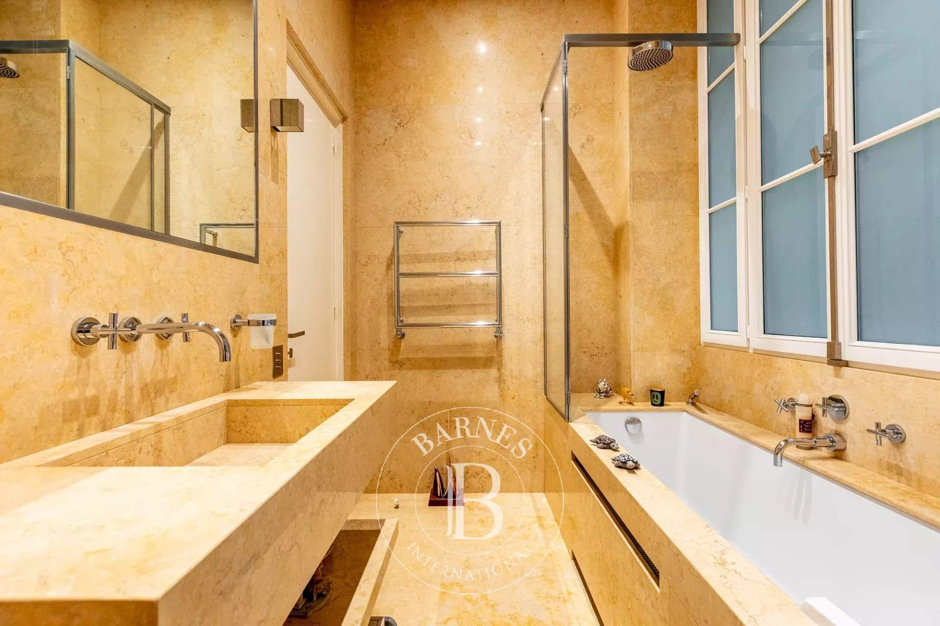 Paris  - Appartement 7 Pi&egrave;ces 3 Chambres - picture 16