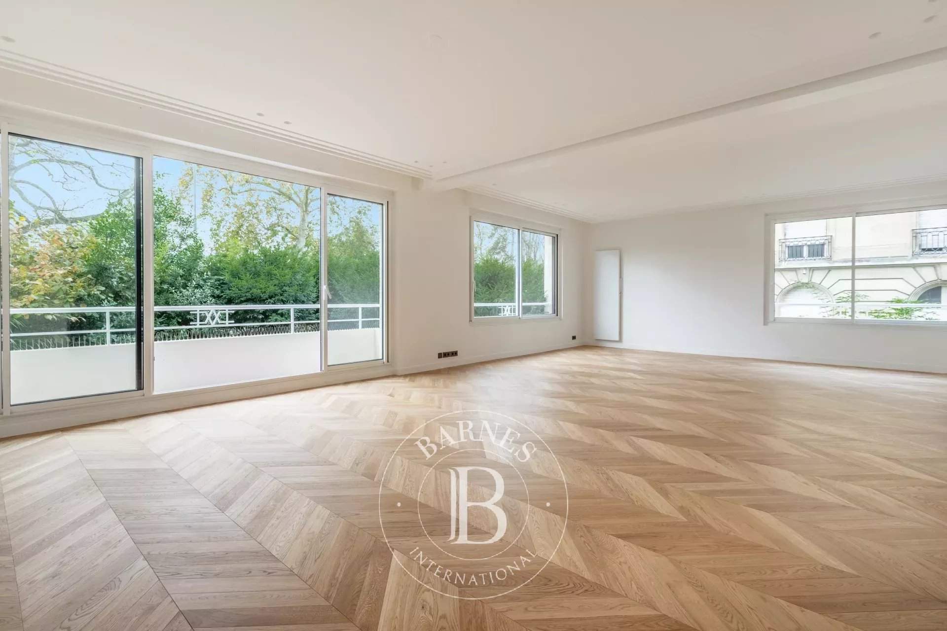 Paris  - Apartment 4 Bedrooms - picture 1
