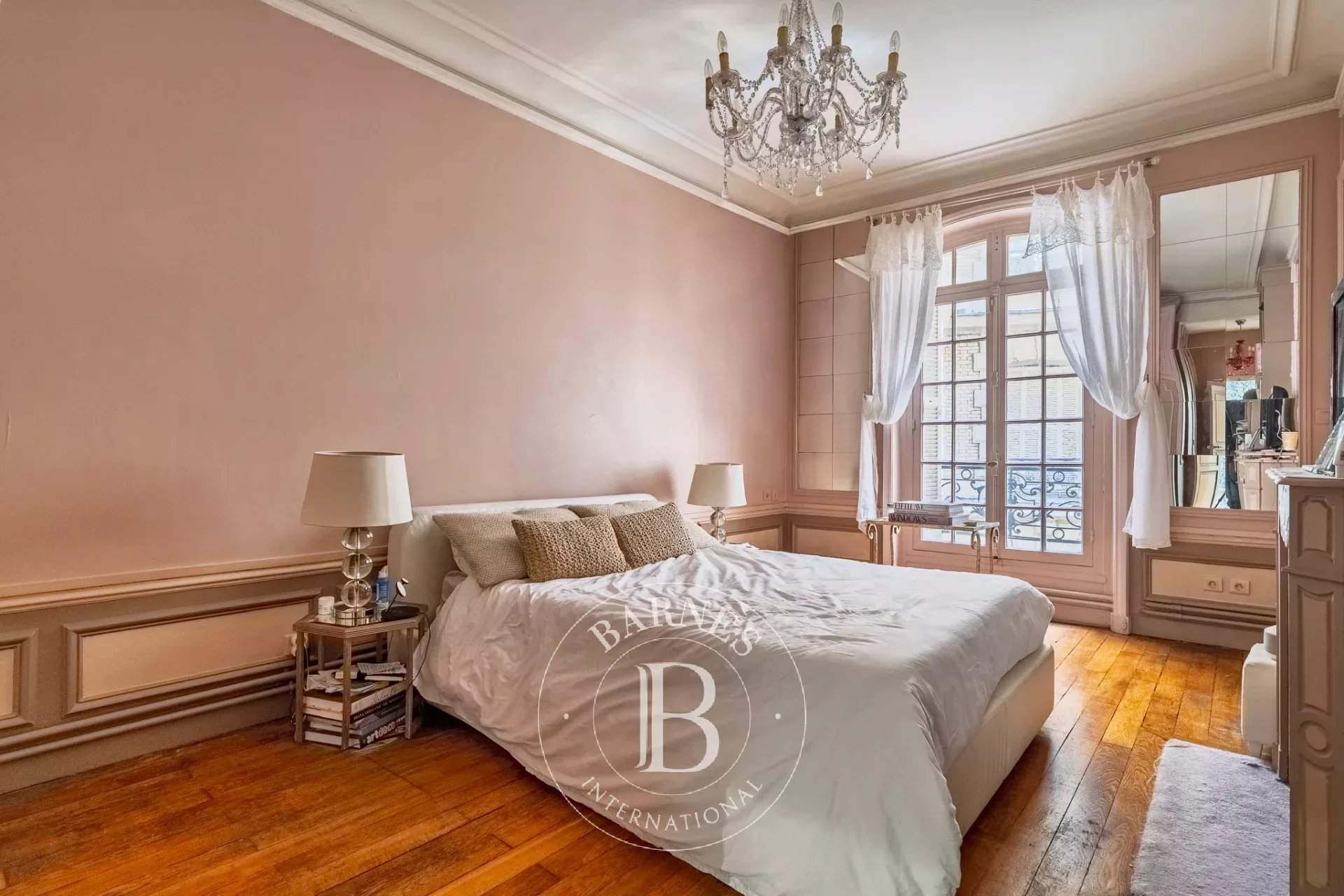 Paris  - Appartement 7 Pièces 5 Chambres - picture 9