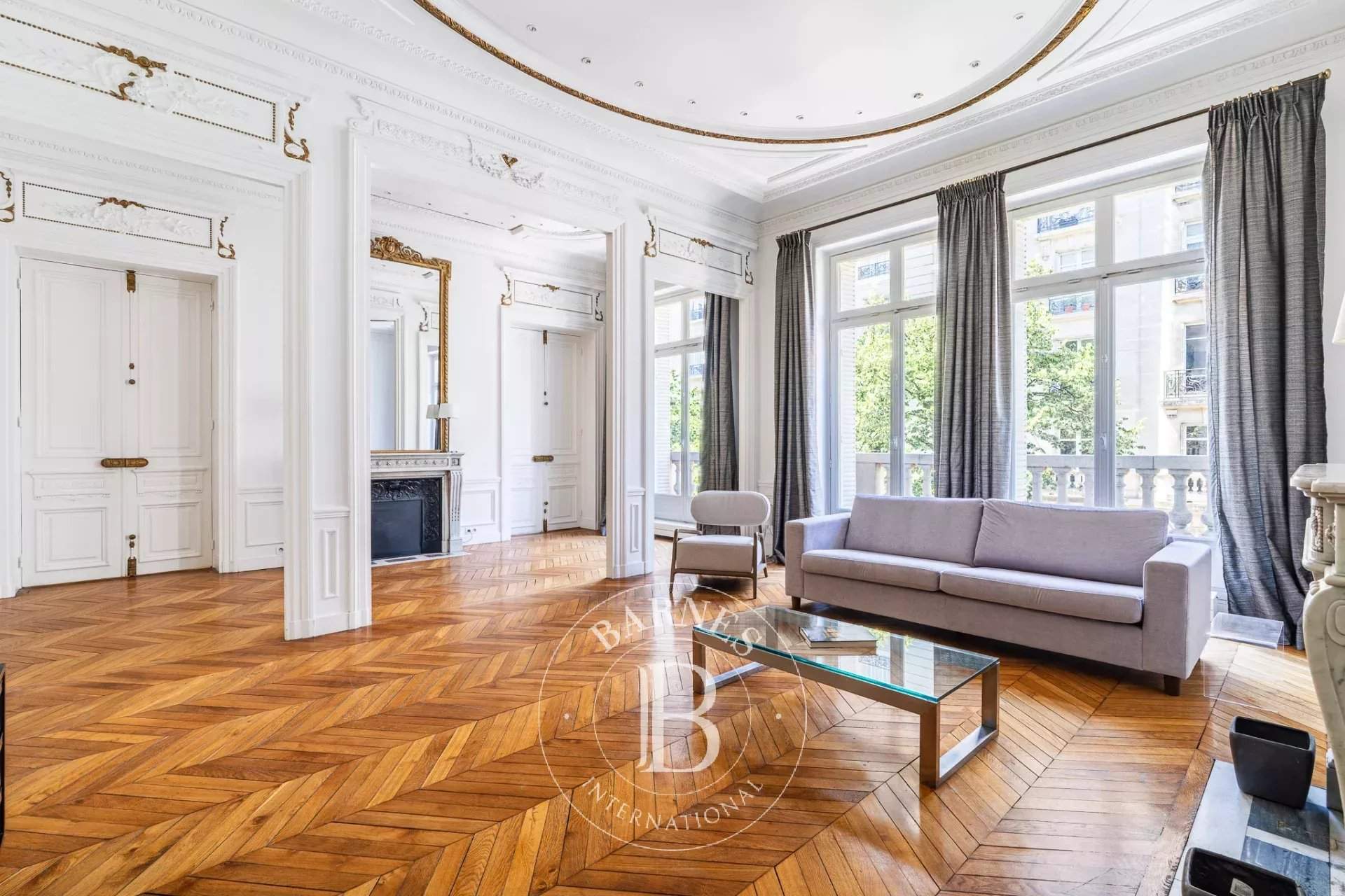 Paris  - Appartement 6 Pi&egrave;ces 4 Chambres - picture 1