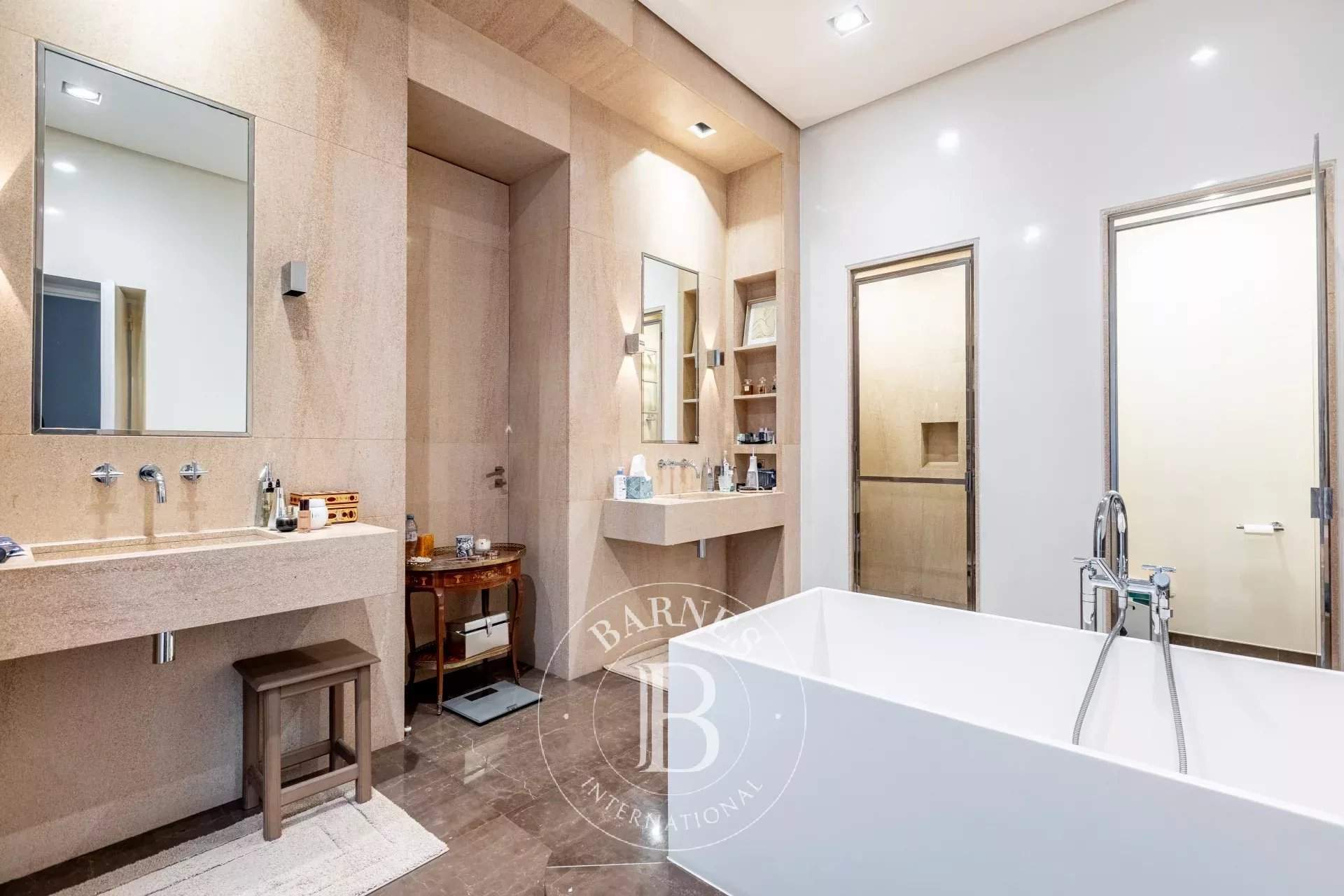 Paris  - Appartement 7 Pi&egrave;ces 3 Chambres - picture 14