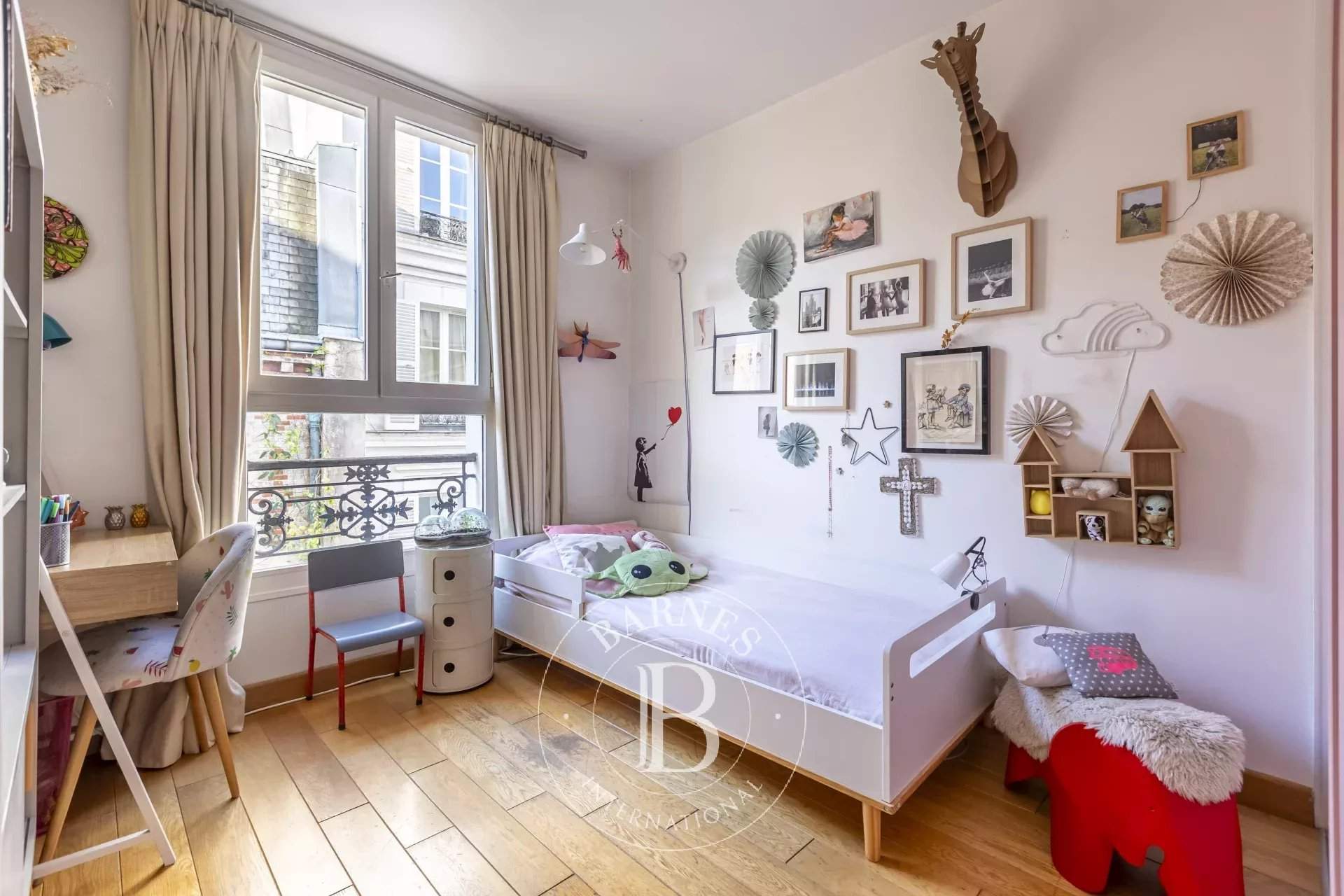 Paris  - Apartment 4 Bedrooms - picture 9