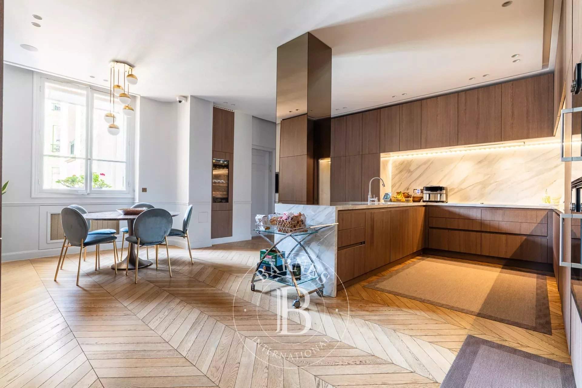 Paris  - Appartement 8 Pi&egrave;ces 5 Chambres - picture 7