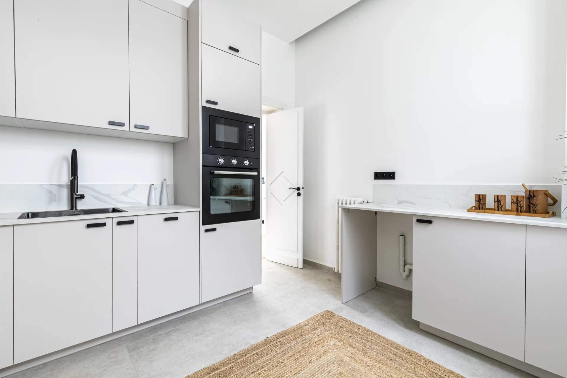 Paris  - Appartement 6 Pi&egrave;ces 3 Chambres - picture 4