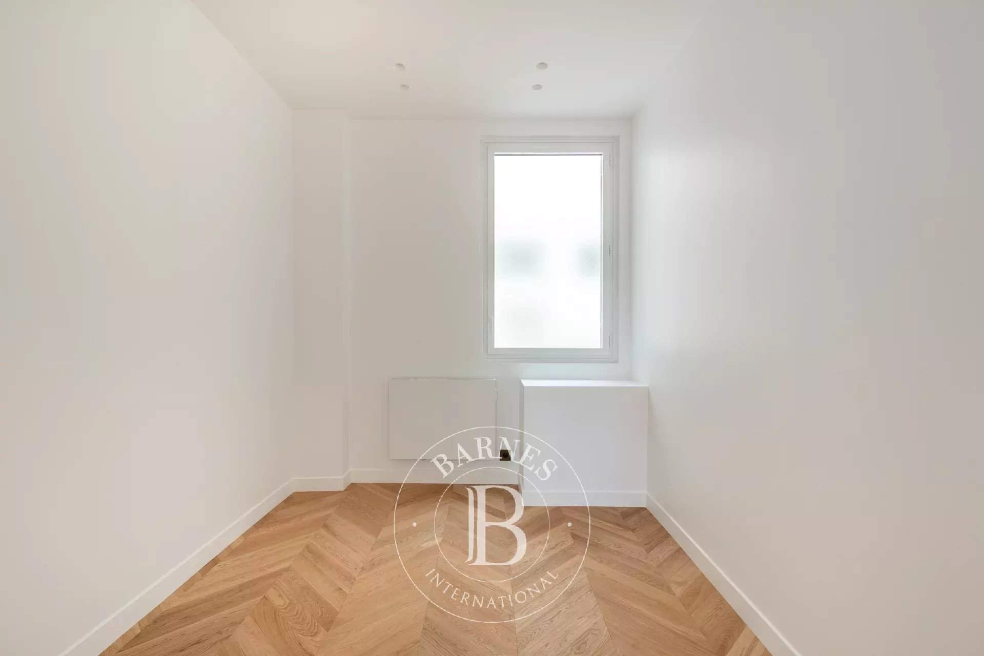 Paris  - Apartment 4 Bedrooms - picture 10