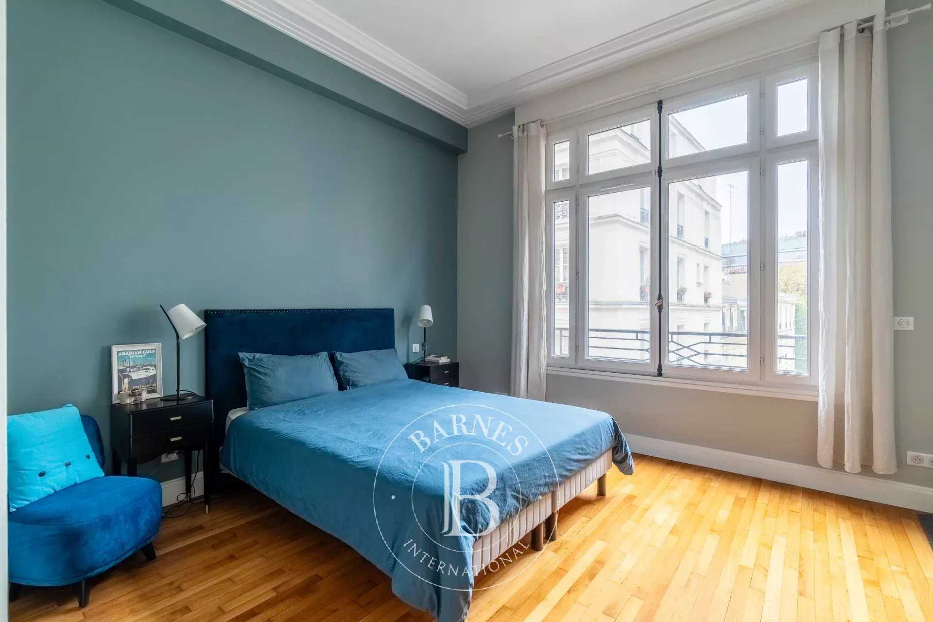 Paris  - Appartement 3 Pièces 2 Chambres