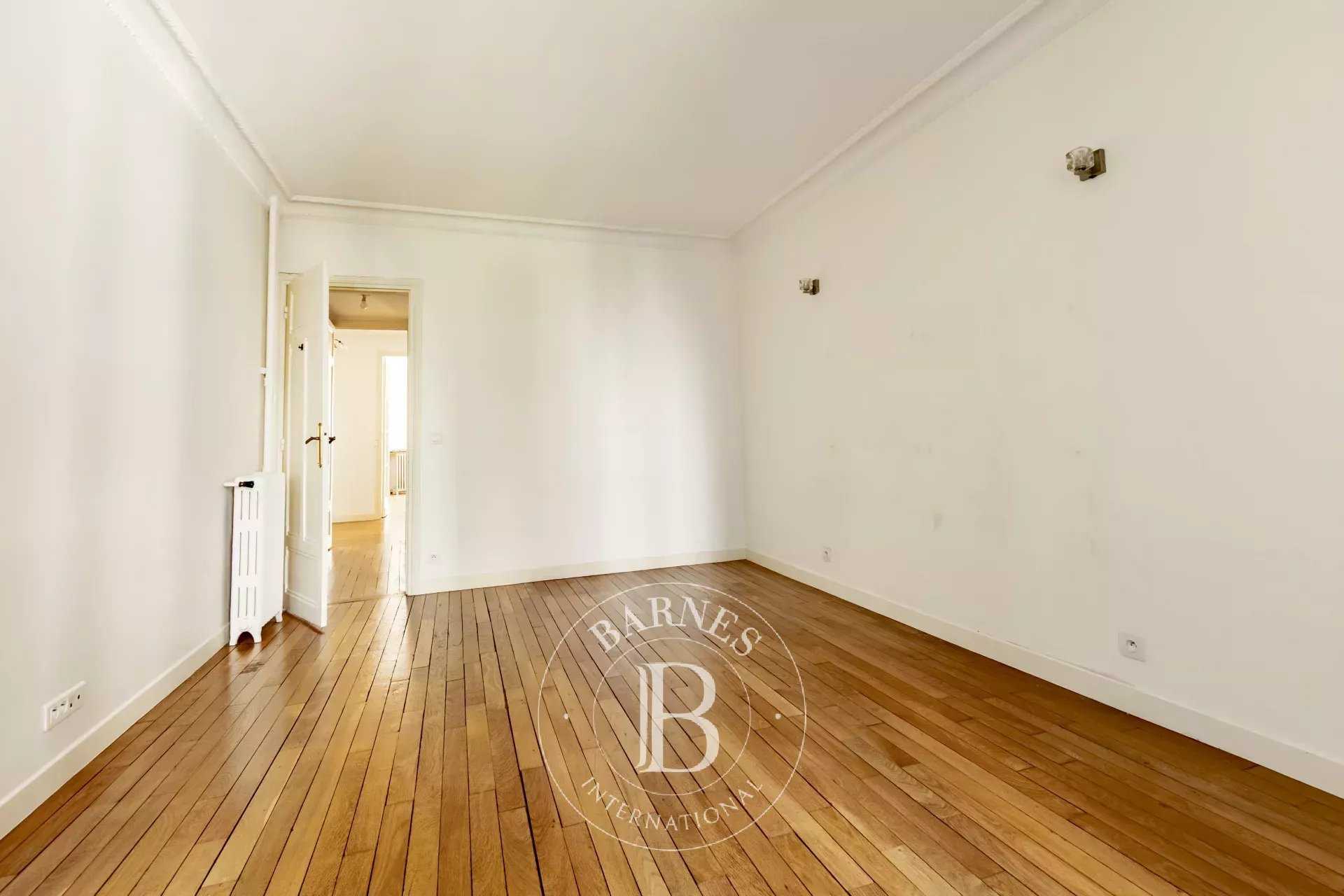 Paris  - Appartement 3 Pièces, 1 Chambre