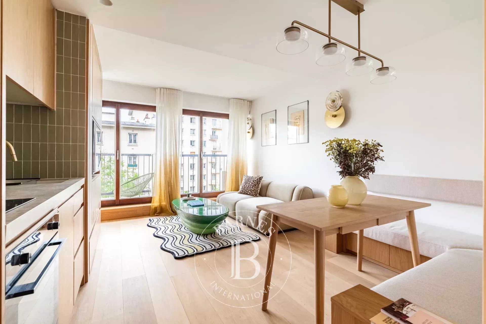 Paris  - Appartement 2 Pièces, 1 Chambre