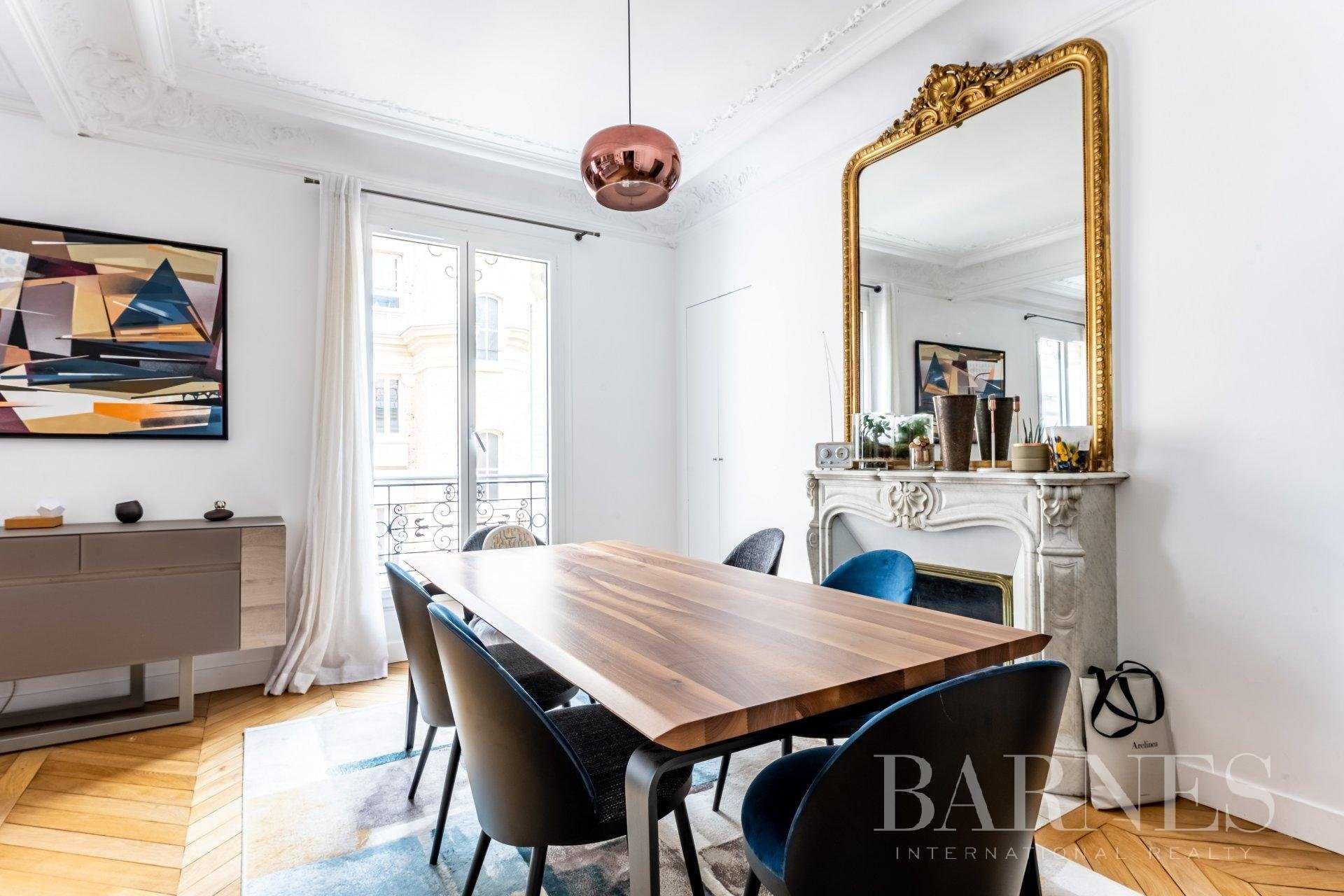 Paris  - Appartement 4 Pièces 2 Chambres