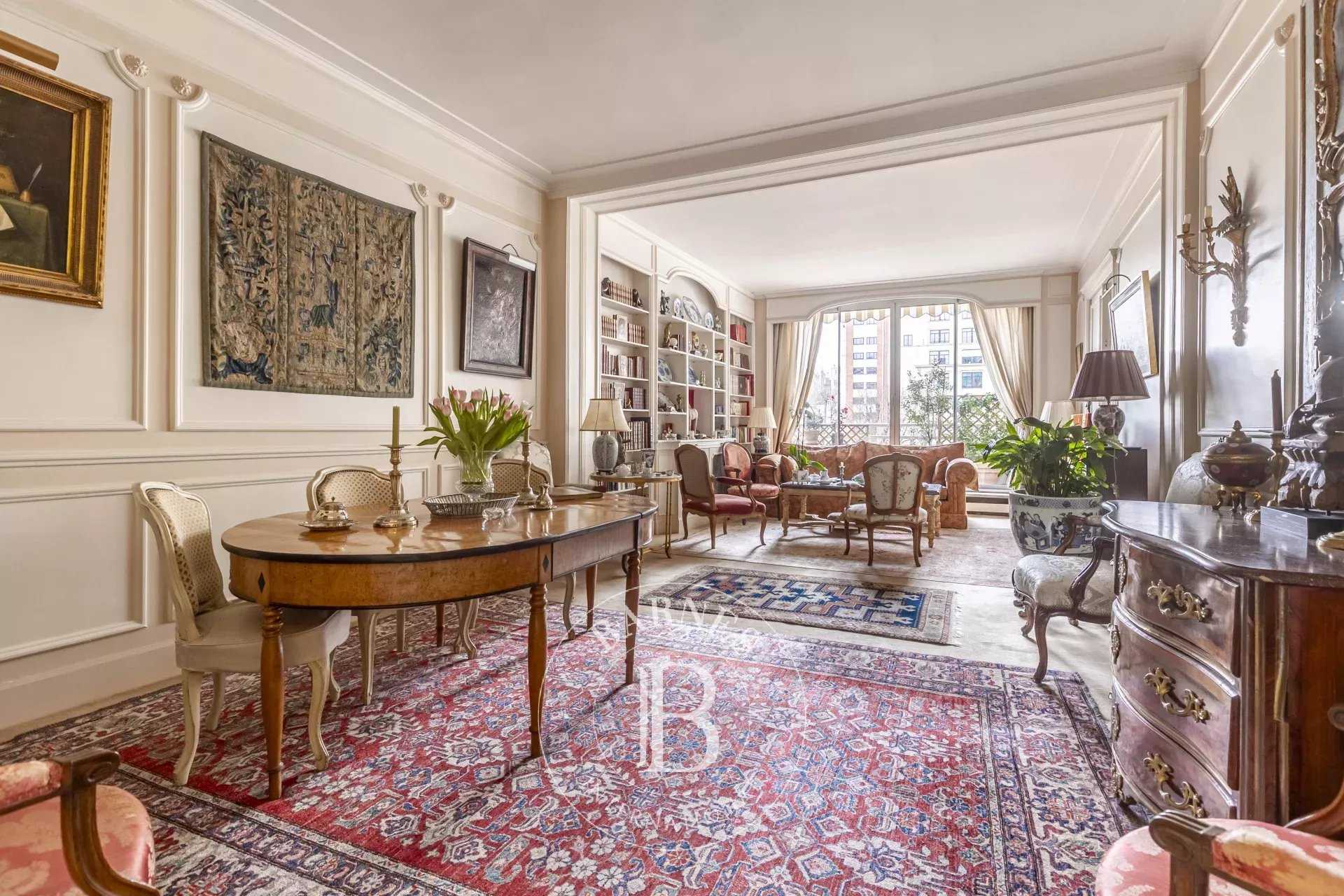 Paris  - Appartement 2 Pièces, 1 Chambre