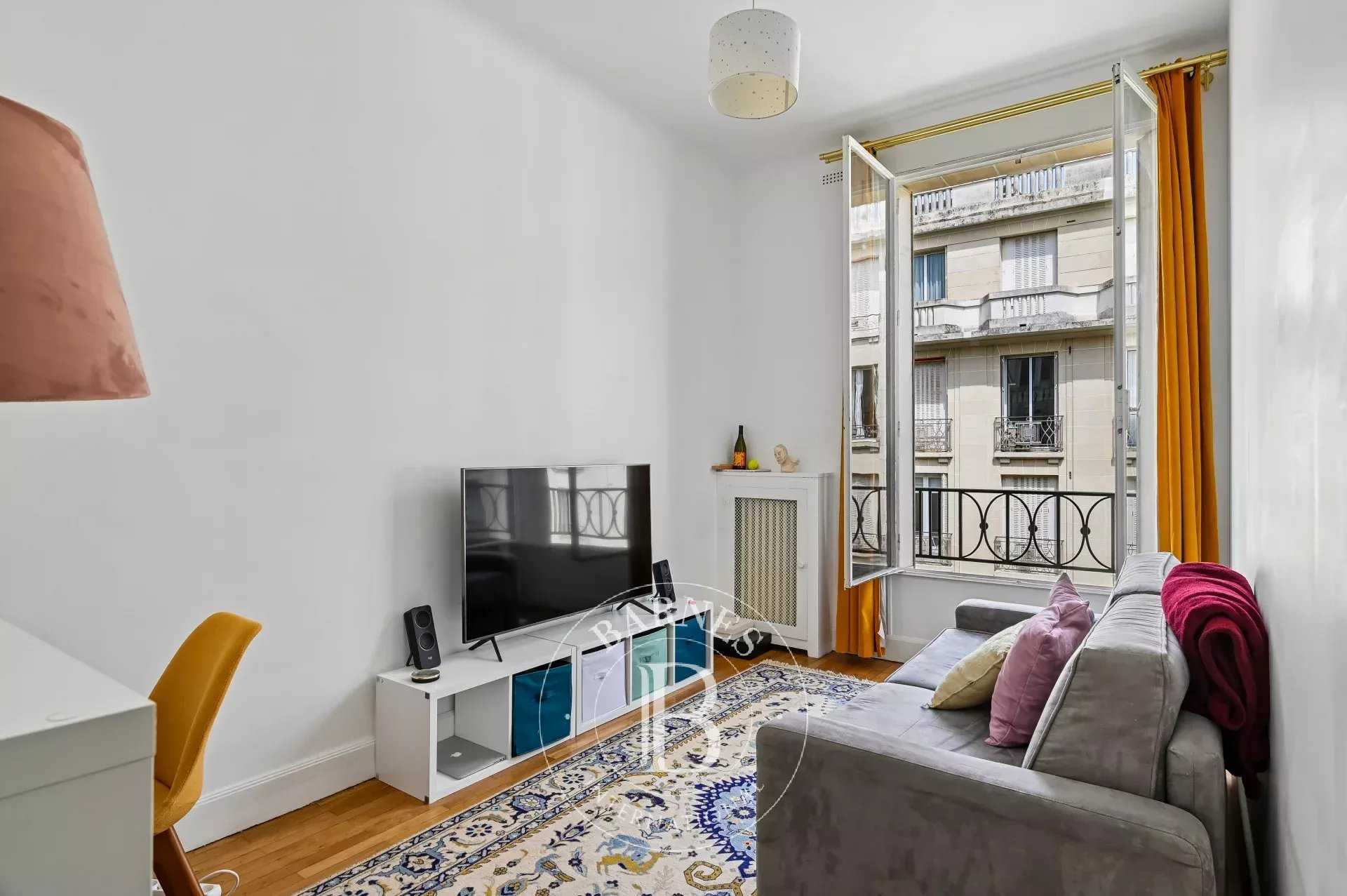 Paris  - Piso 3 Cuartos 2 Habitaciones