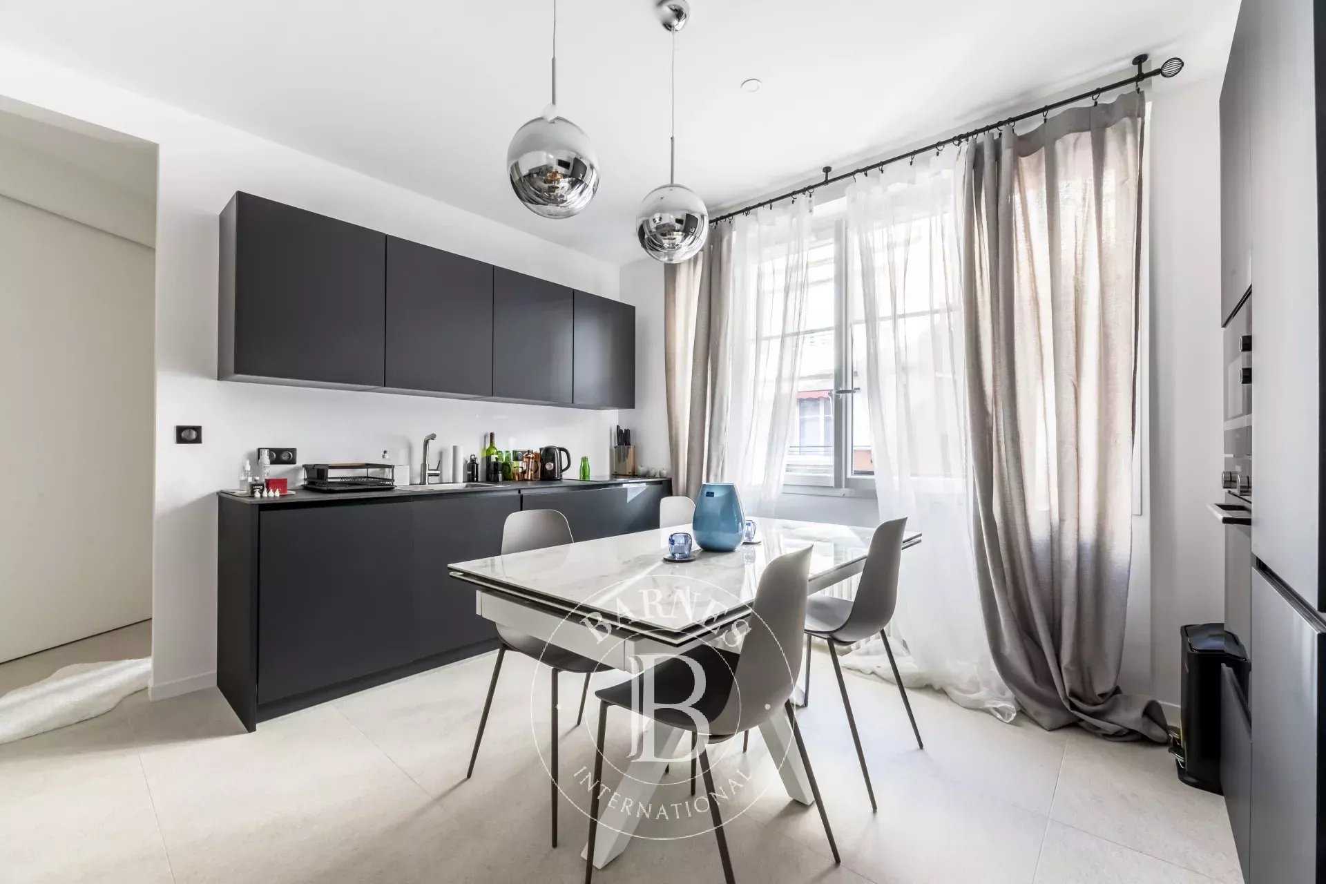 Paris  - Appartement 2 Pi&egrave;ces, 1 Chambre