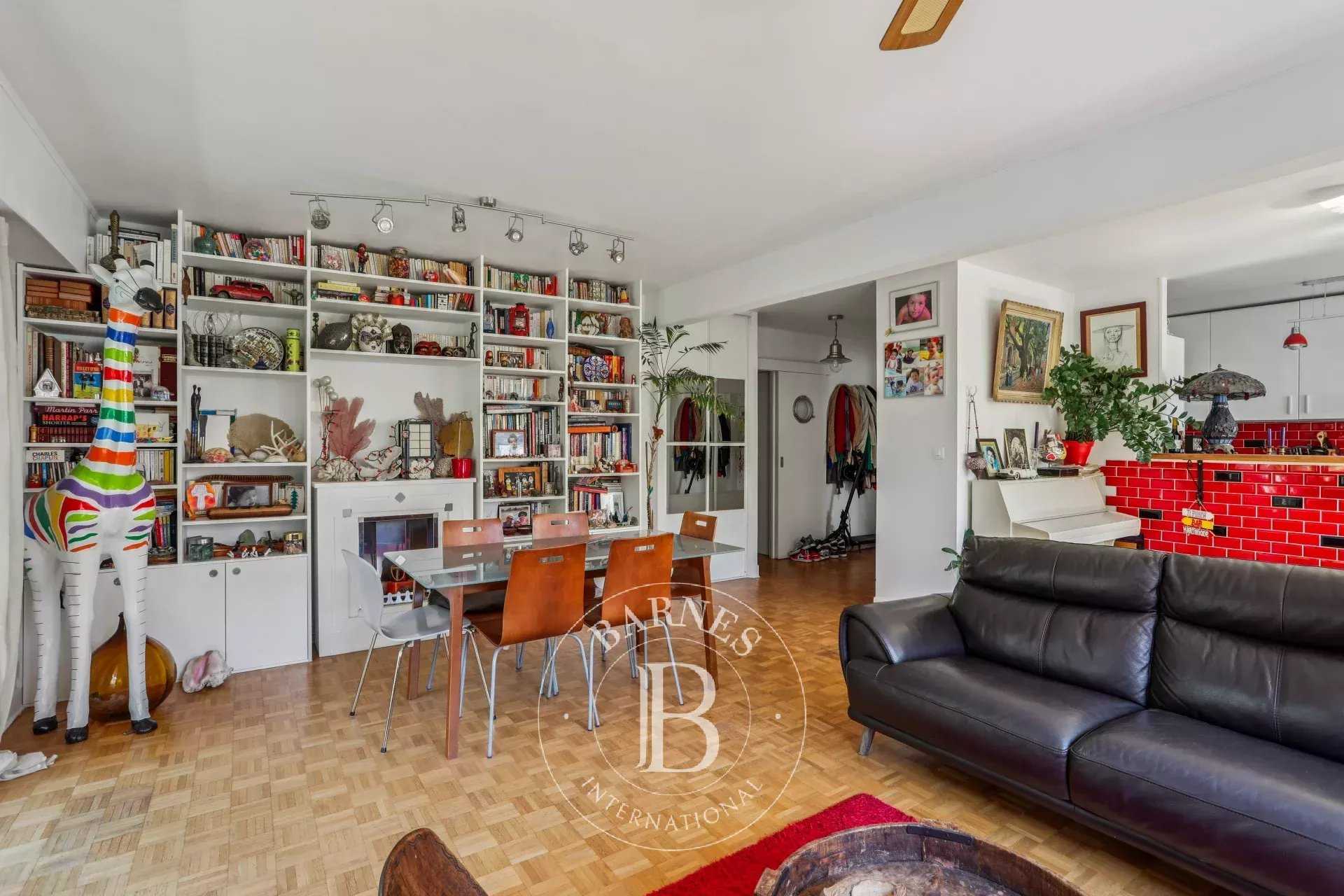Paris  - Appartement 3 Pièces 2 Chambres