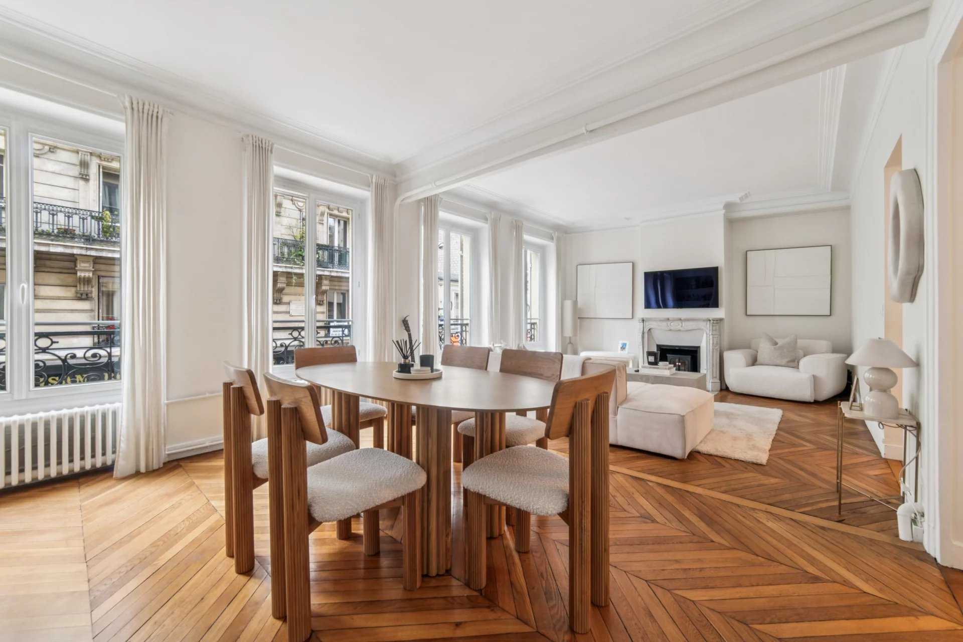 Paris  - Appartement 3 Pi&egrave;ces 2 Chambres