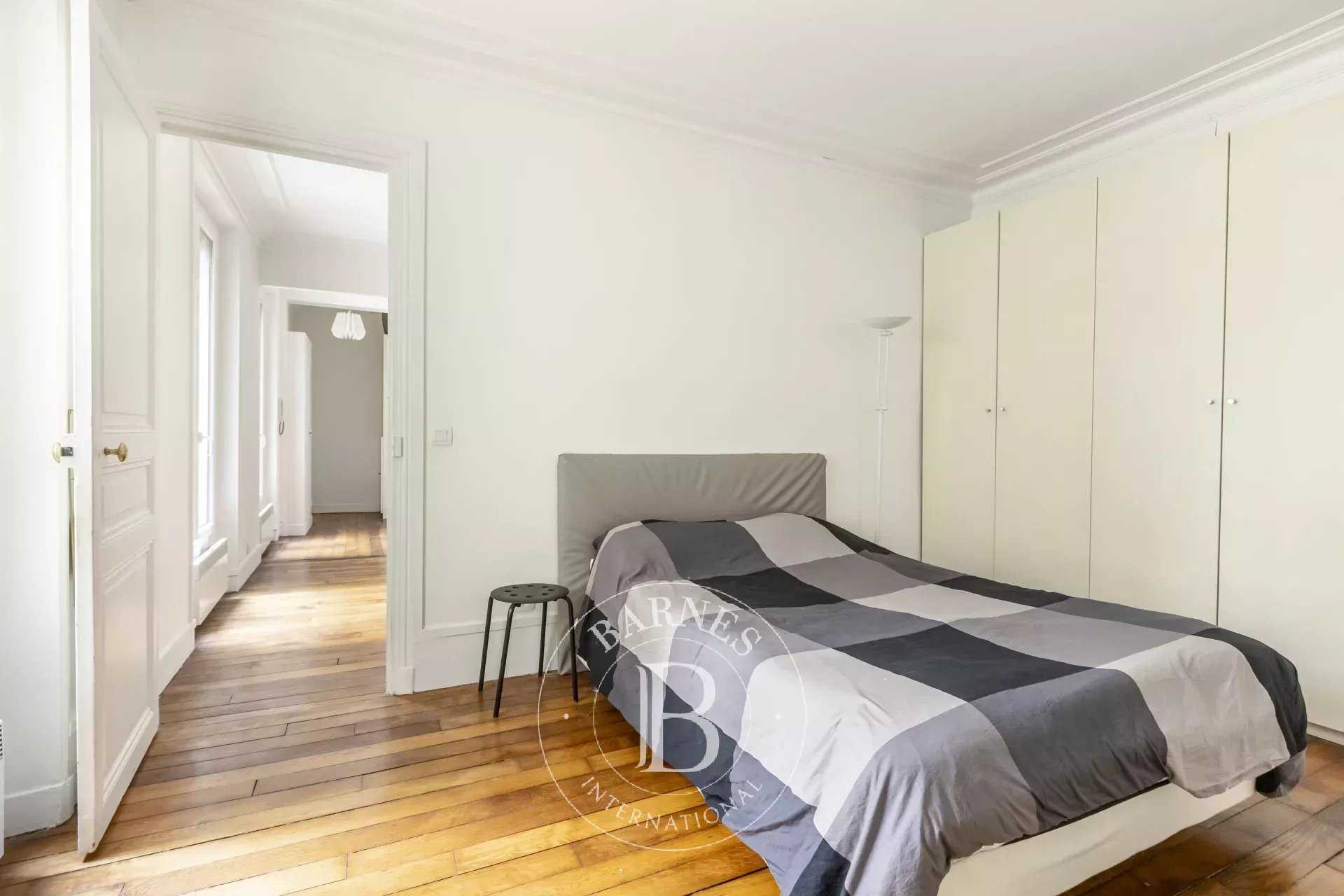 Paris  - Appartement 2 Pièces, 1 Chambre