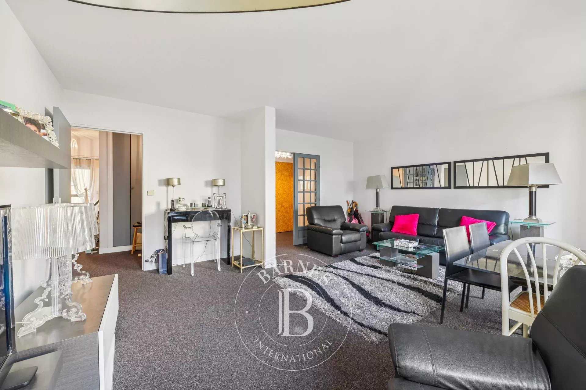 Paris  - Piso 3 Cuartos 2 Habitaciones