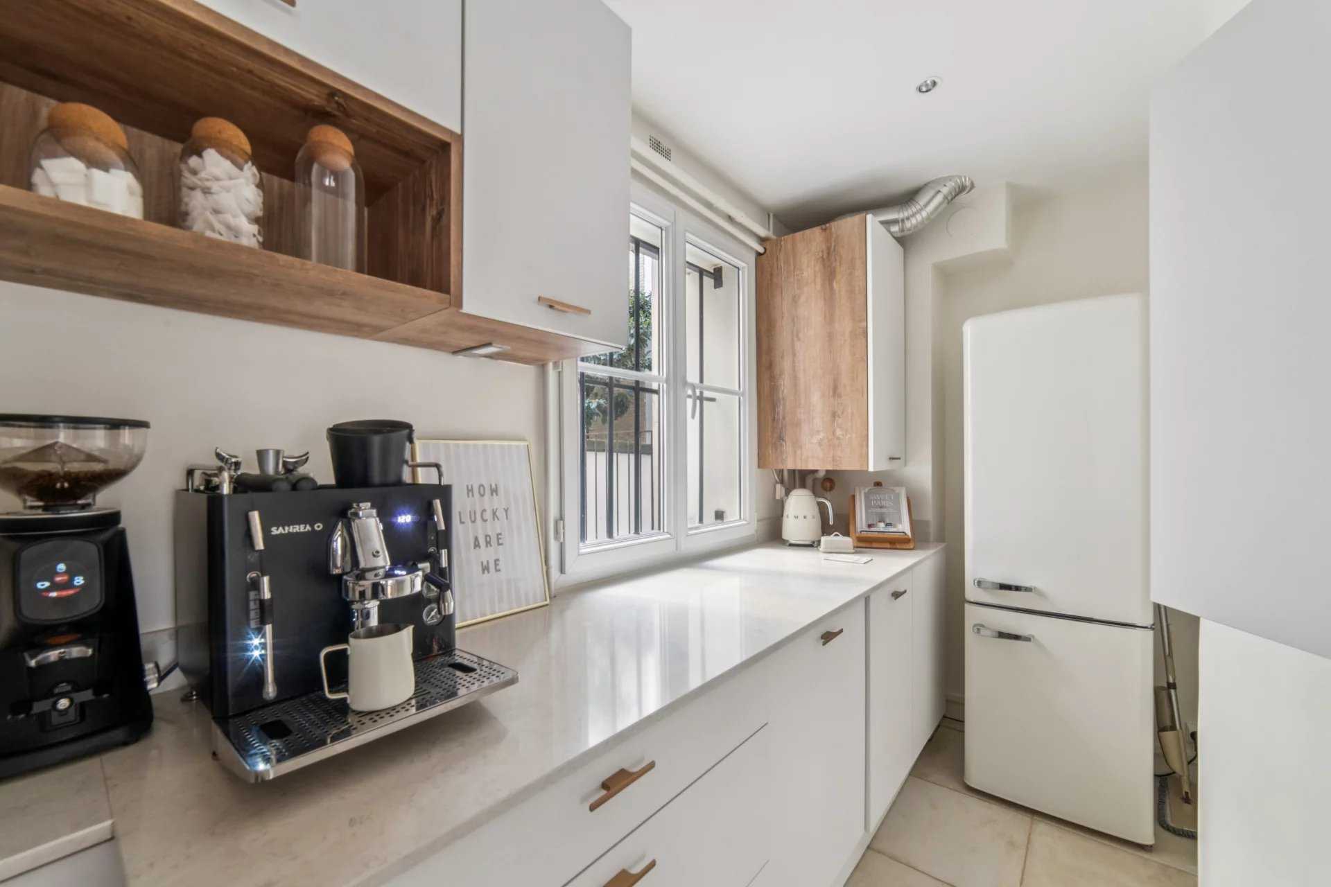 Paris  - Appartement 3 Pi&egrave;ces 2 Chambres