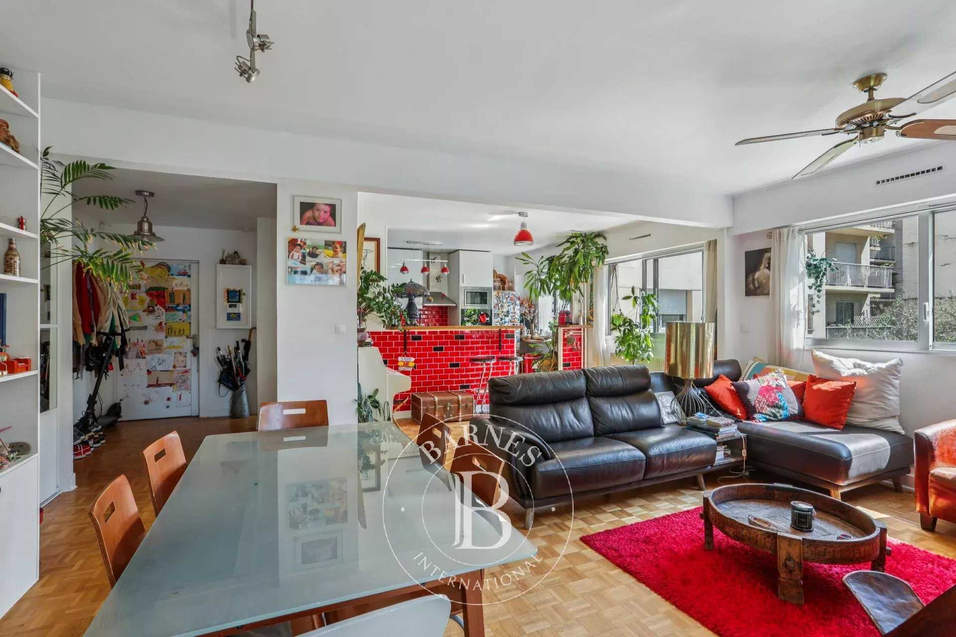 Paris  - Appartement 3 Pièces 2 Chambres