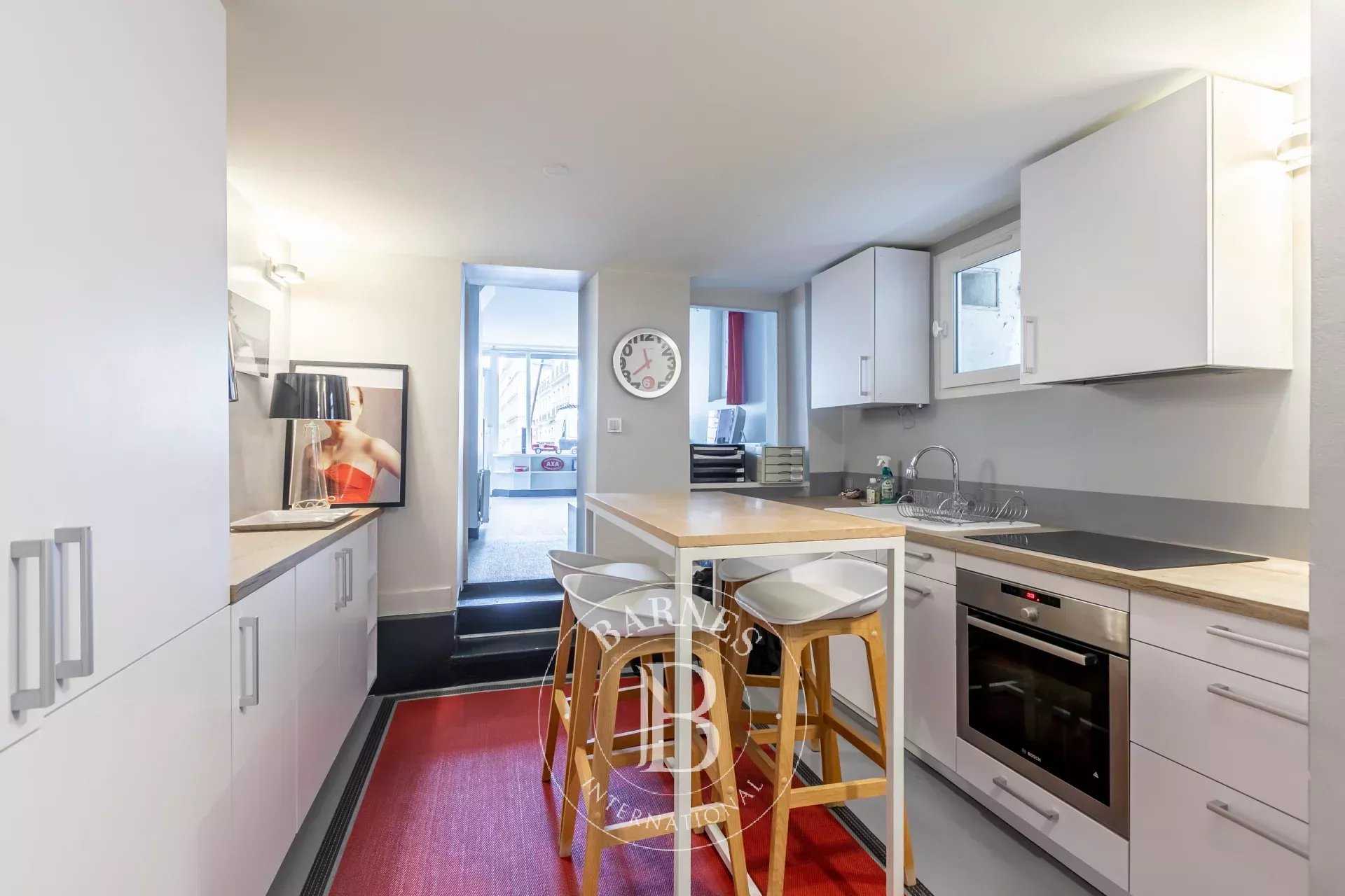 Paris  - Appartement 2 Pièces, 1 Chambre