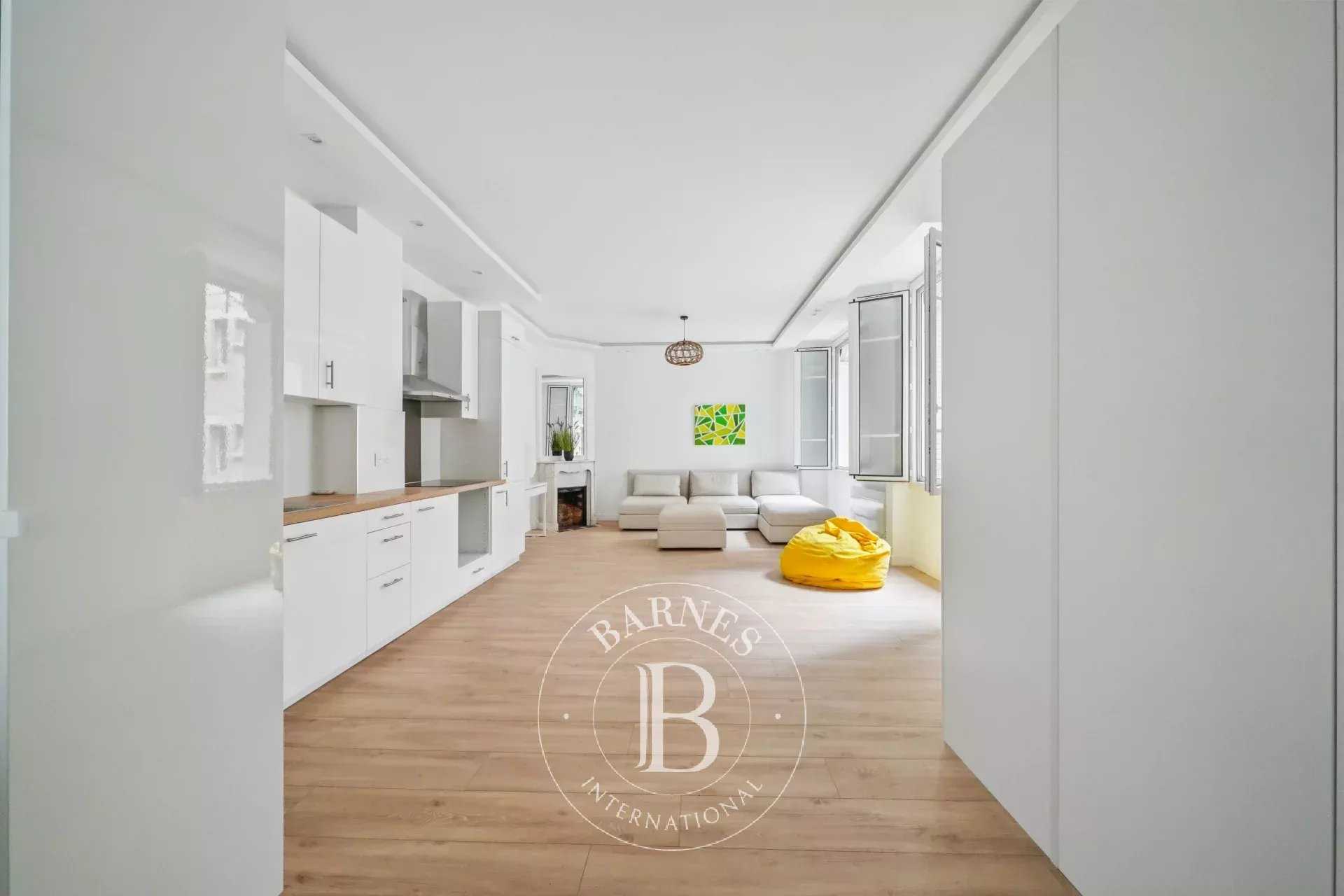 Paris  - Appartement 2 Pièces, 1 Chambre