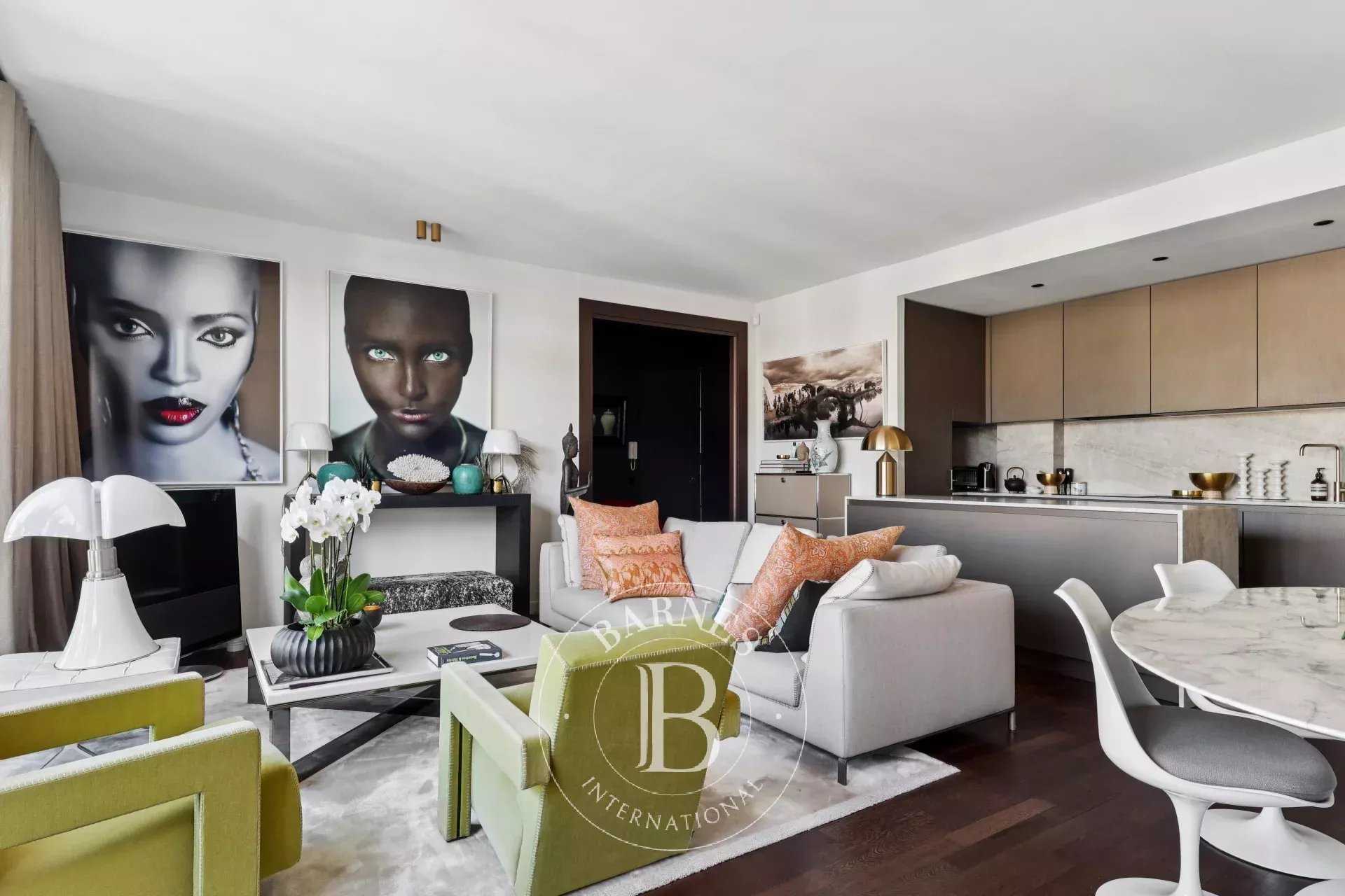 Paris  - Appartement 3 Pi&egrave;ces 2 Chambres