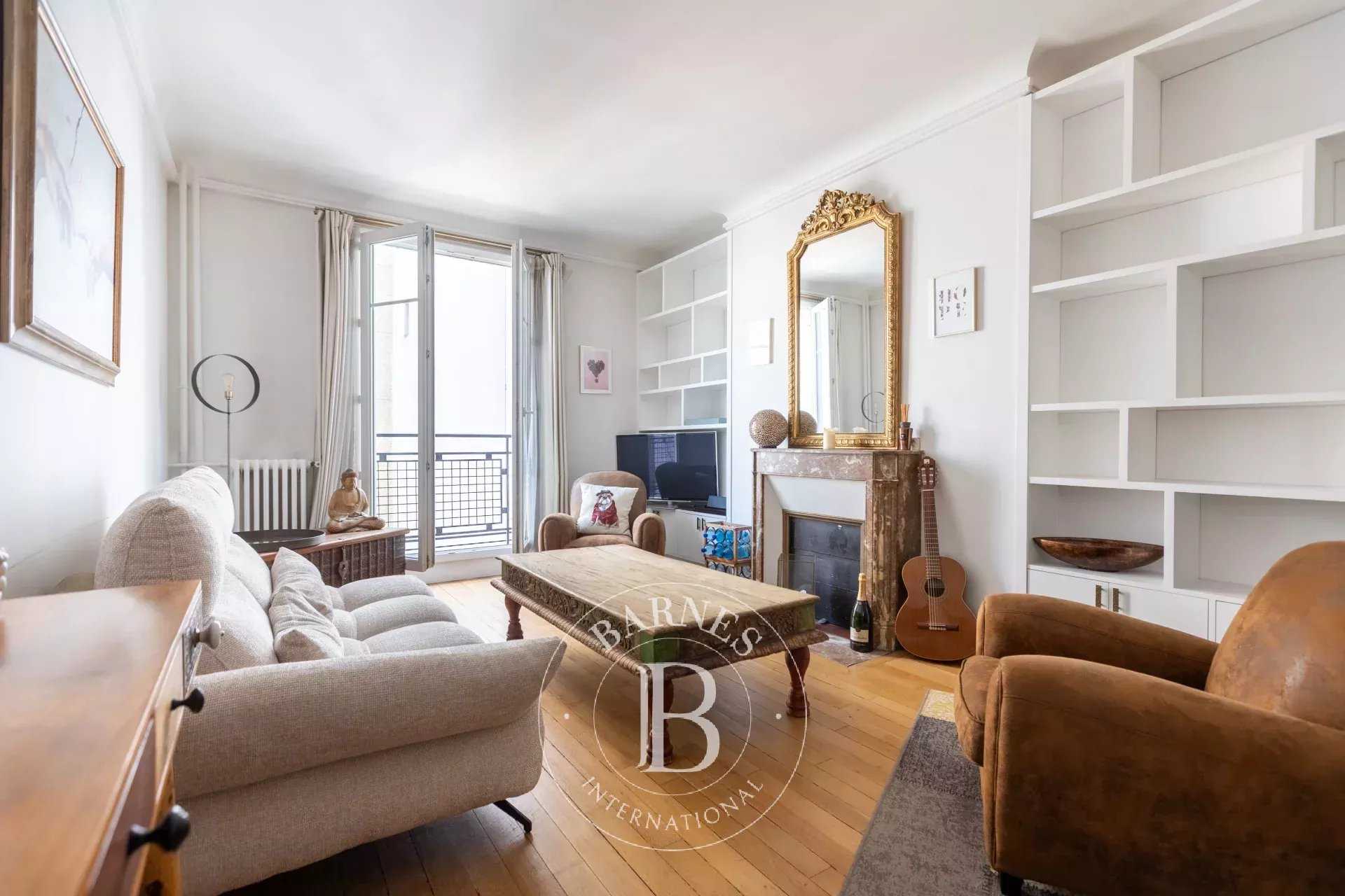 Paris  - Appartement 3 Pièces 2 Chambres
