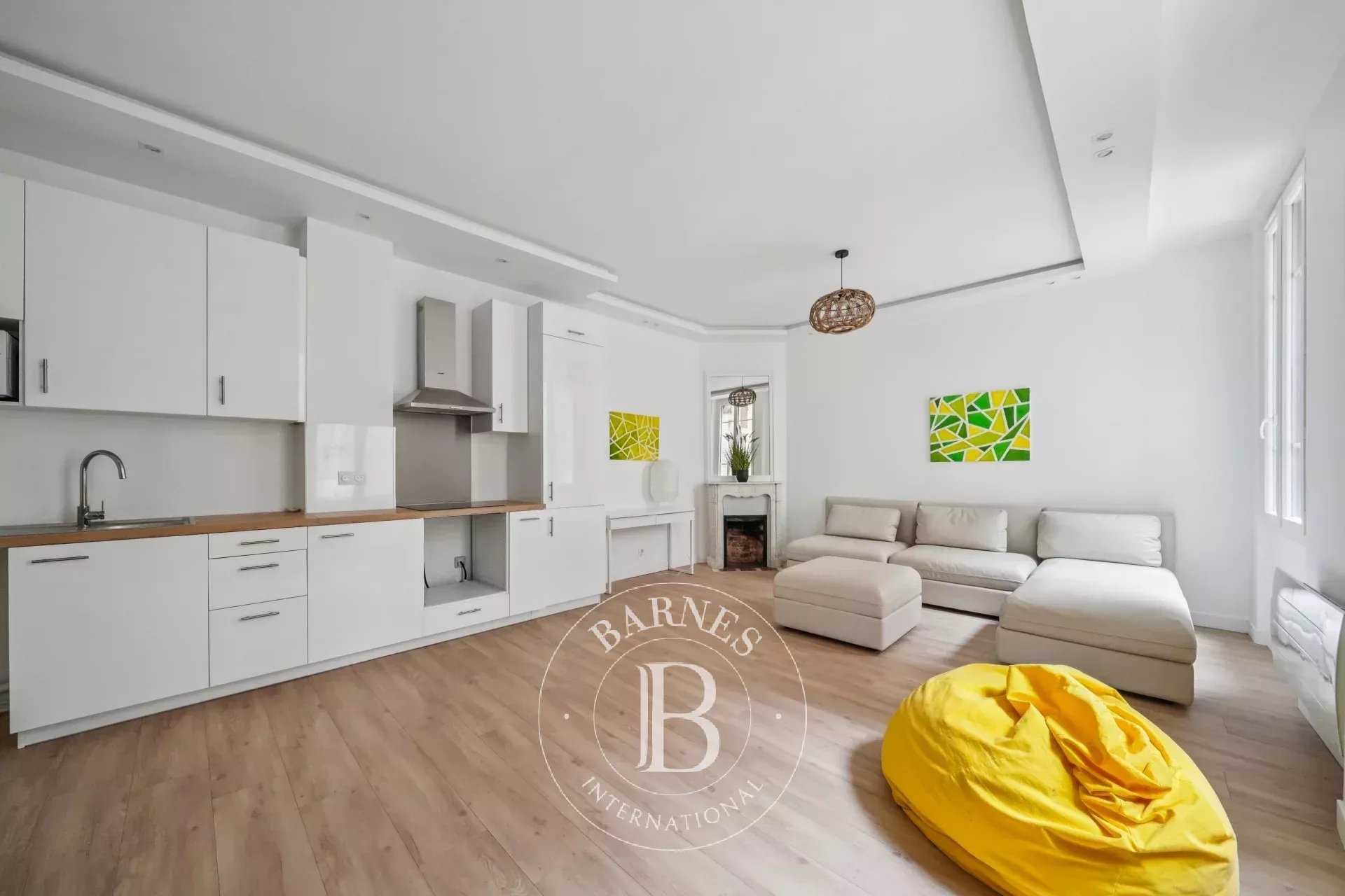 Paris  - Appartement 2 Pièces, 1 Chambre