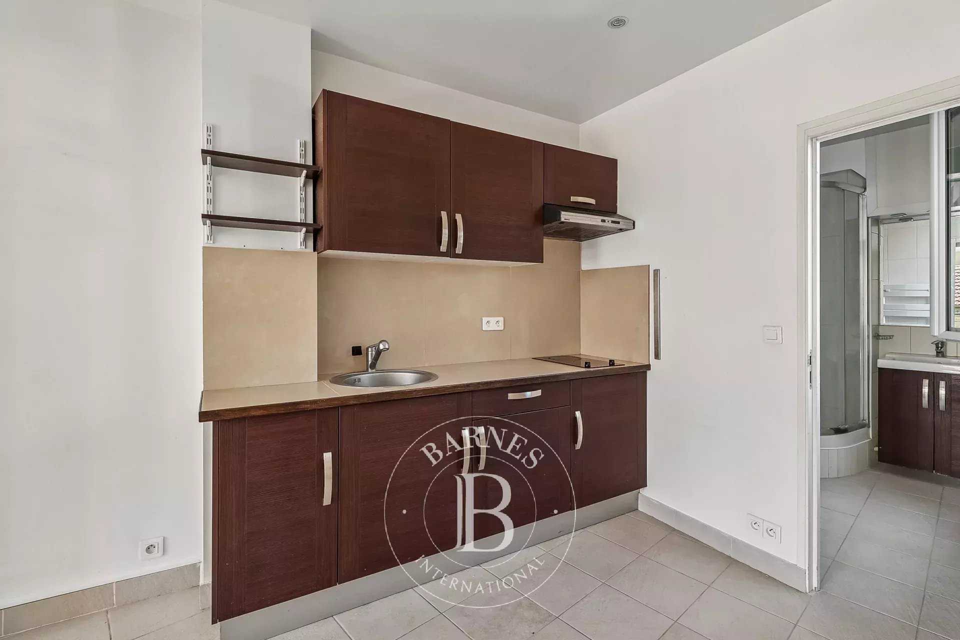 Paris  - Appartement 2 Pi&egrave;ces, 1 Chambre